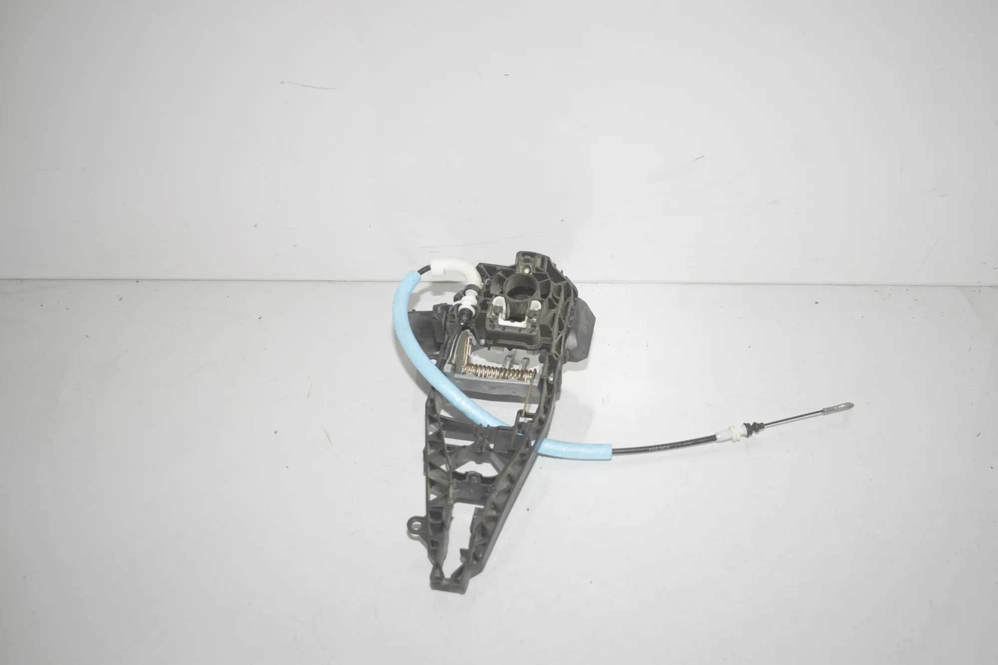 Front Right Door Interior Handle Frame – OEM 7304745 · BMW X5 (F15, F85) xDrive 30 d 2015 – 3