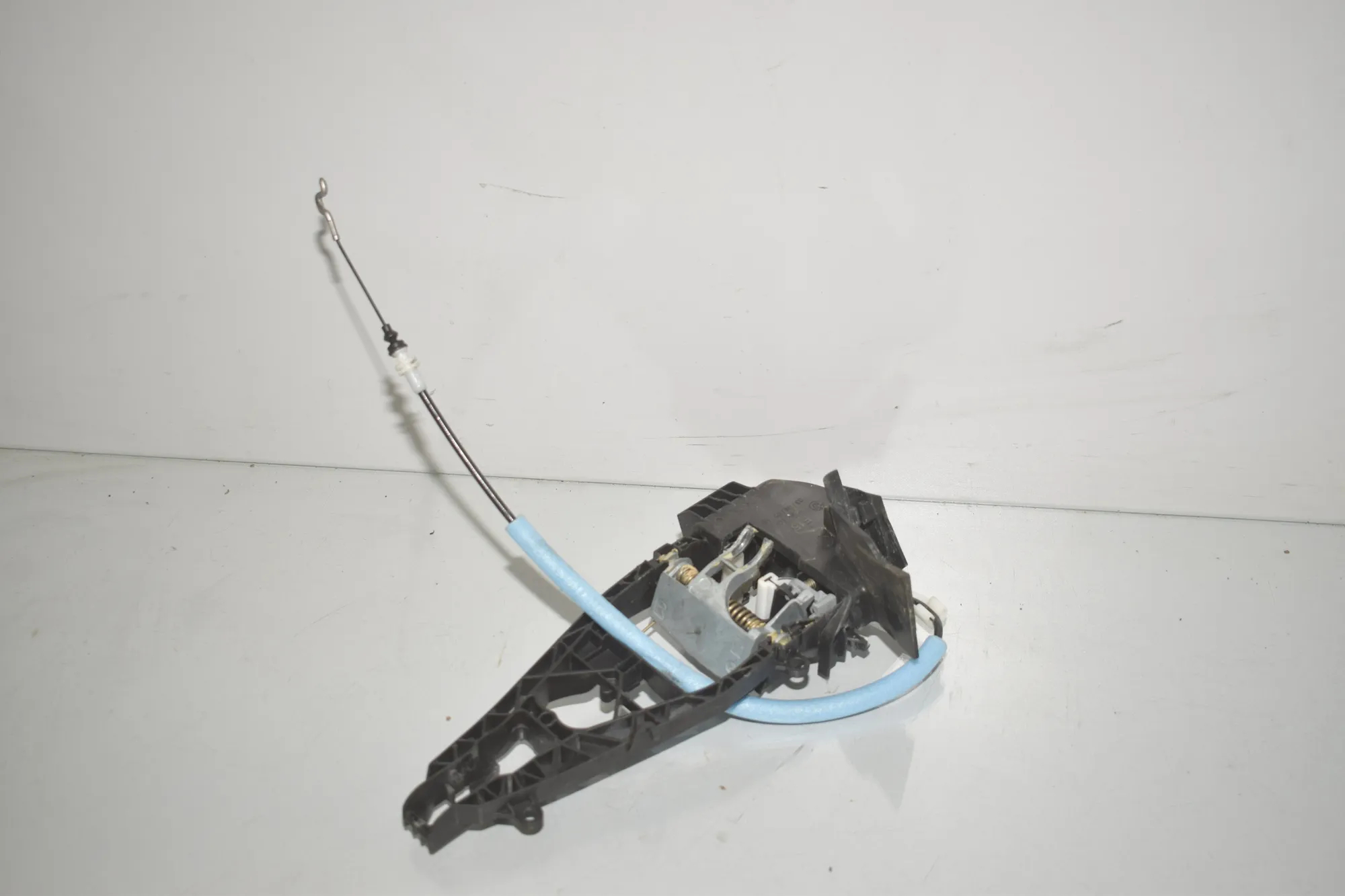 Front Right Door Interior Handle Frame – OEM 7304745 · BMW X5 (F15, F85) xDrive 30 d 2015 – 2
