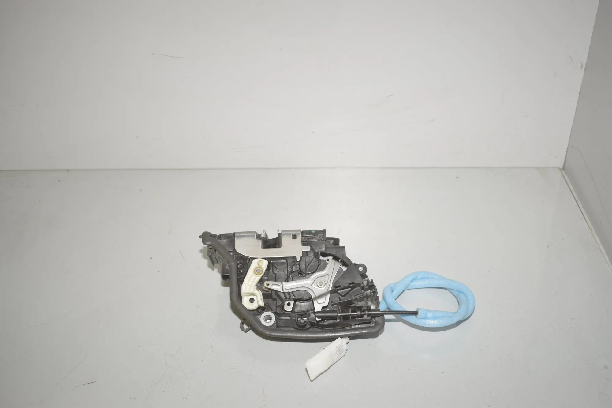 Front Right Door Lock – OEM 7362784 · BMW X5 (F15, F85) xDrive 30 d 2015 – 3