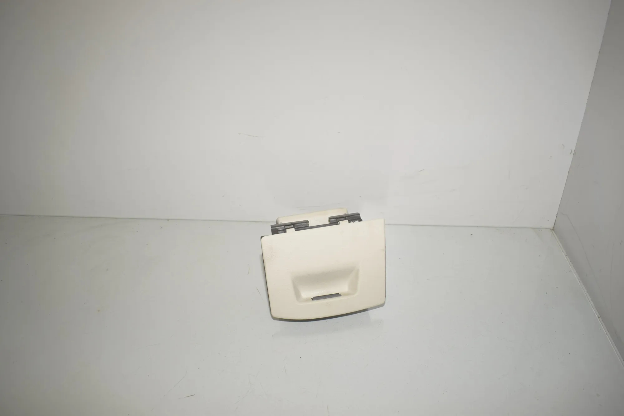 Glove Compartment – OEM 9288818 · BMW X5 (F15, F85) xDrive 30 d 2015