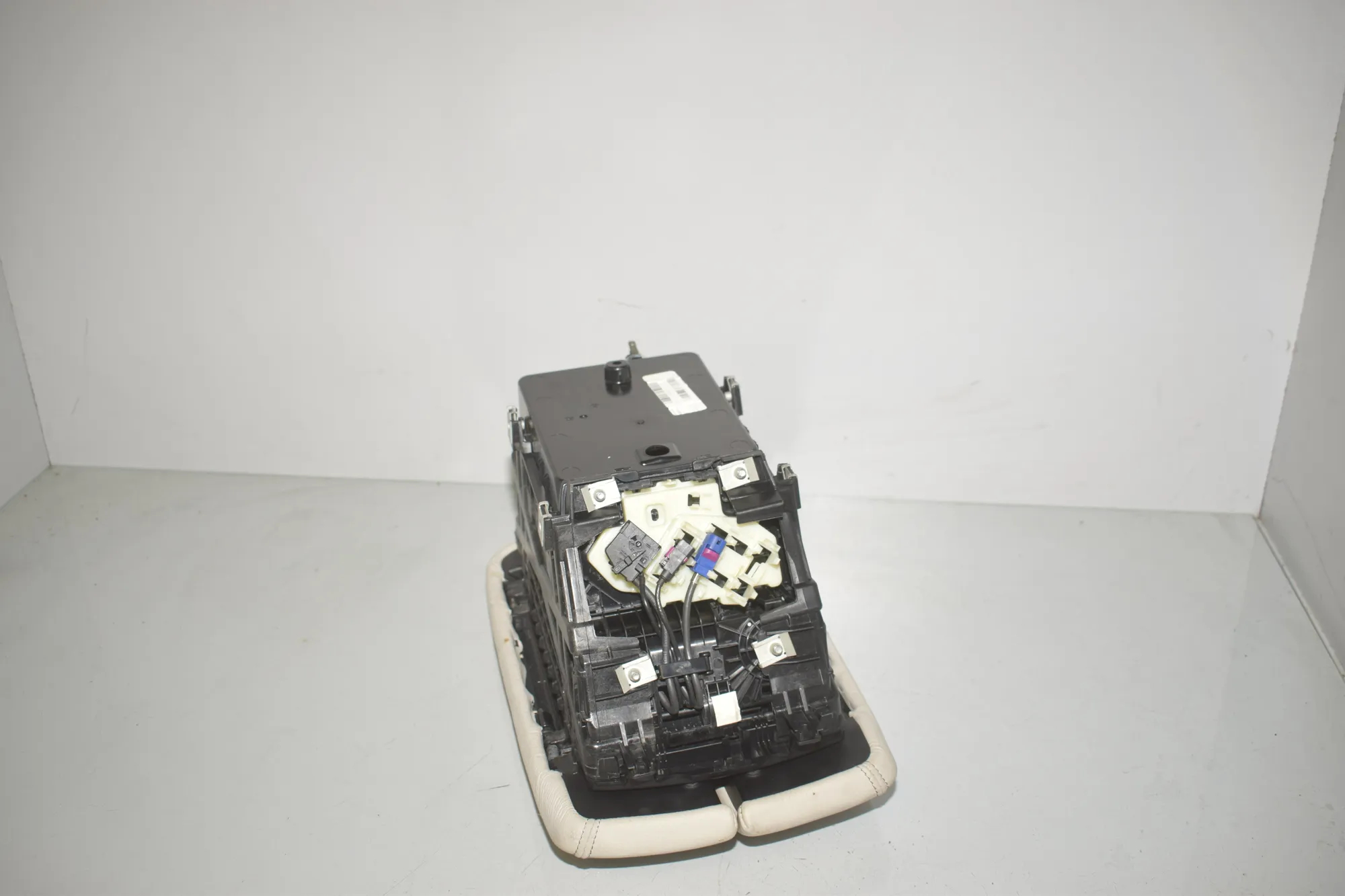Armrest – OEM 9251992 · BMW X5 (F15, F85) xDrive 30 d 2015 – 3