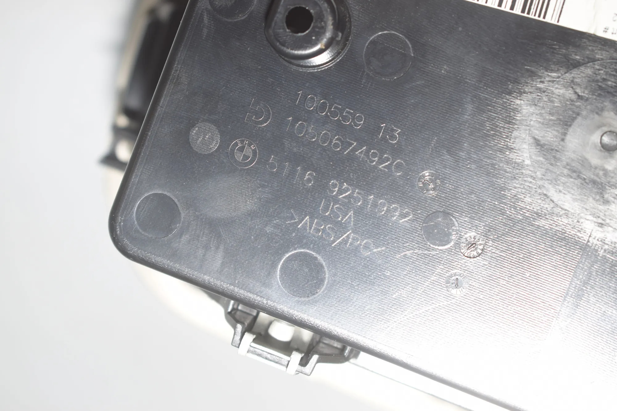 Armrest – OEM 9251992 · BMW X5 (F15, F85) xDrive 30 d 2015 – 6