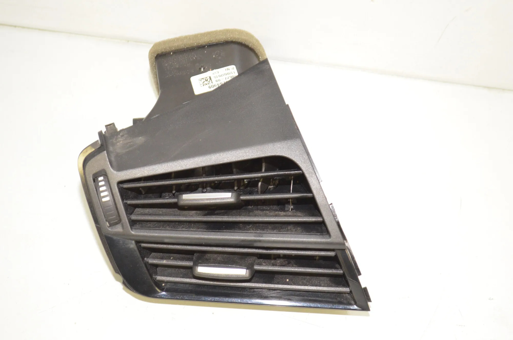 Dashboard Air Vents – OEM 9252649 · BMW X5 (F15, F85) xDrive 30 d 2015