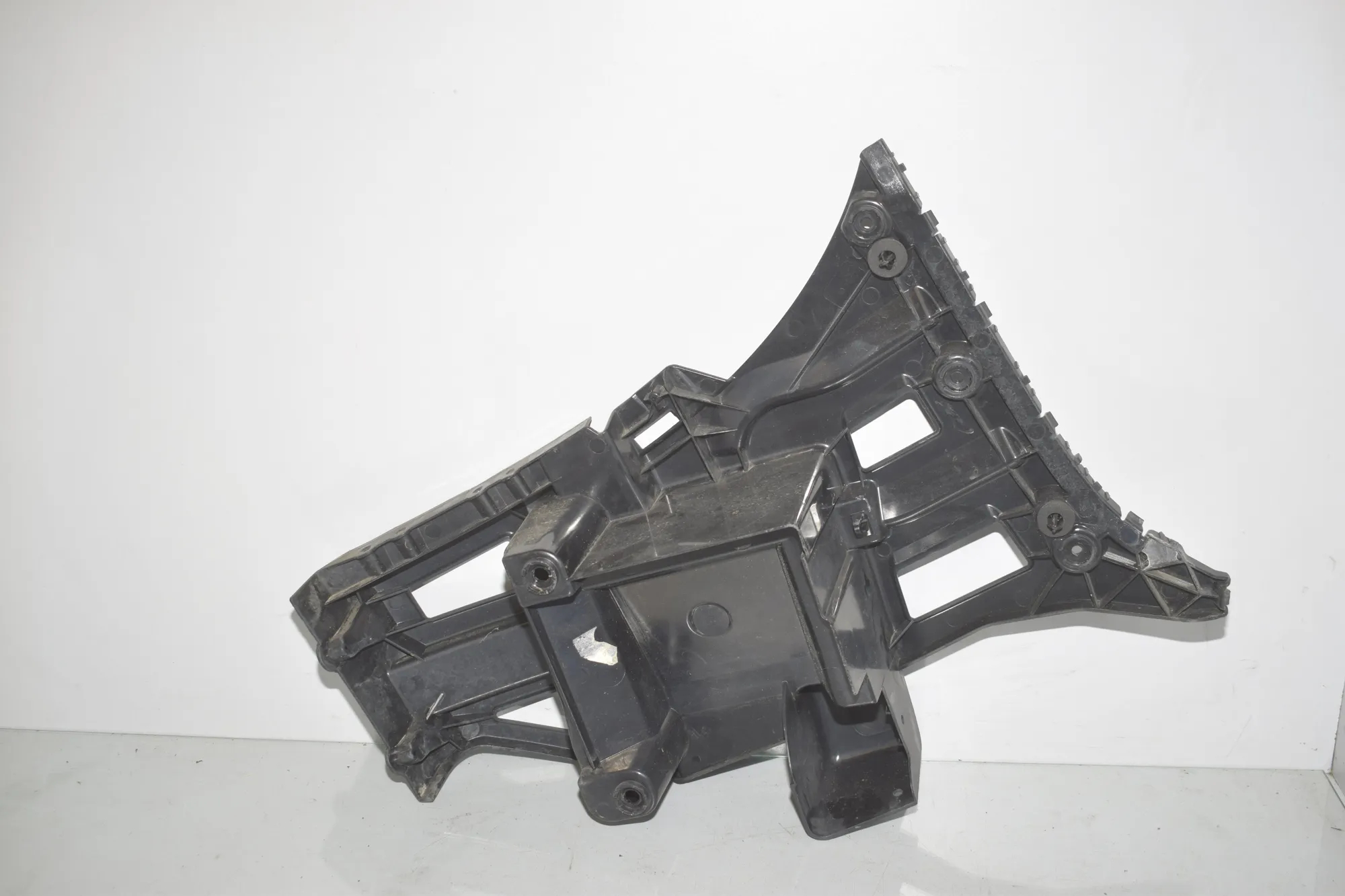 Rear Right Bumper Bracket – OEM 7332318 · BMW X1 (F48) xDrive 20 d 2016 – 3