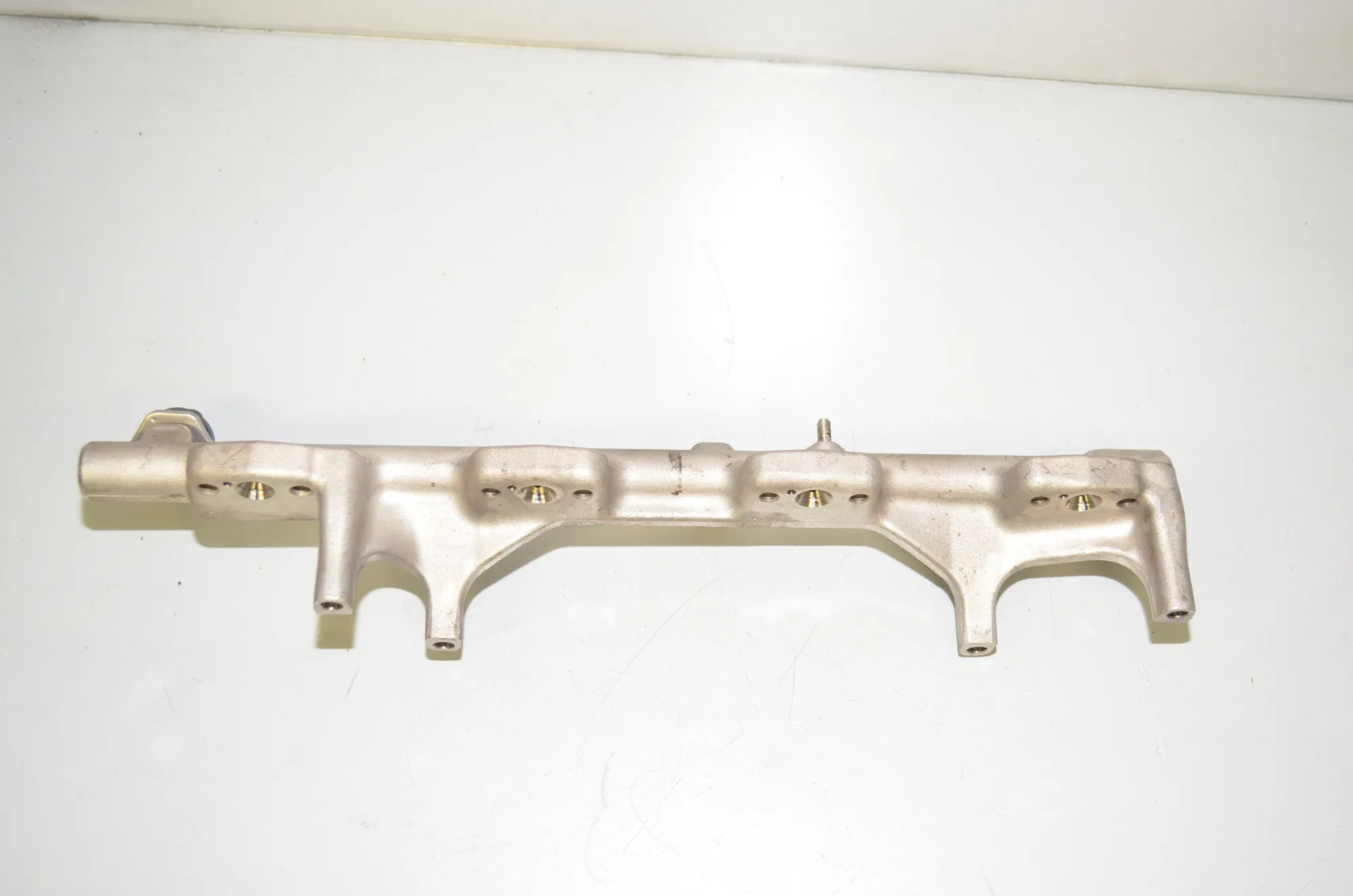 Fuel Rail – OEM 8694198 · BMW 2 Cabrio (F23) 220 i 2017