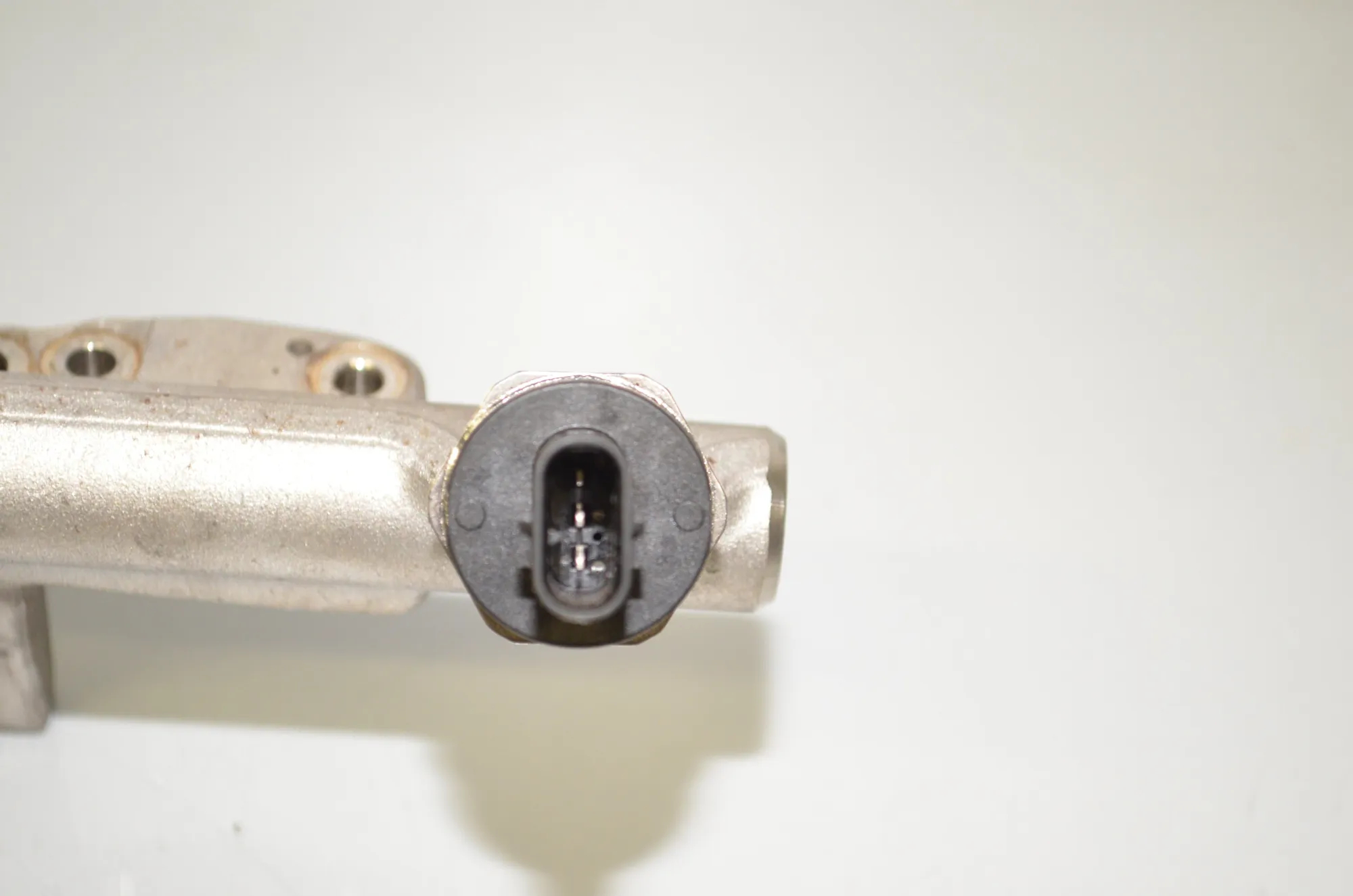 Fuel Rail – OEM 8694198 · BMW 2 Cabrio (F23) 220 i 2017 – 4