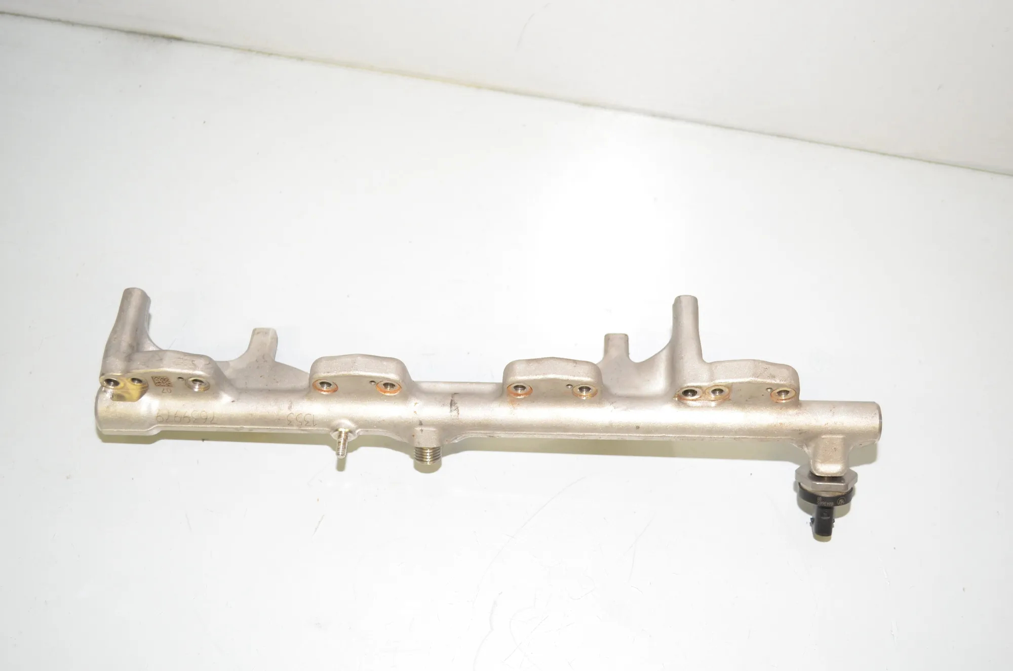 Fuel Rail – OEM 8694198 · BMW 2 Cabrio (F23) 220 i 2017 – 2