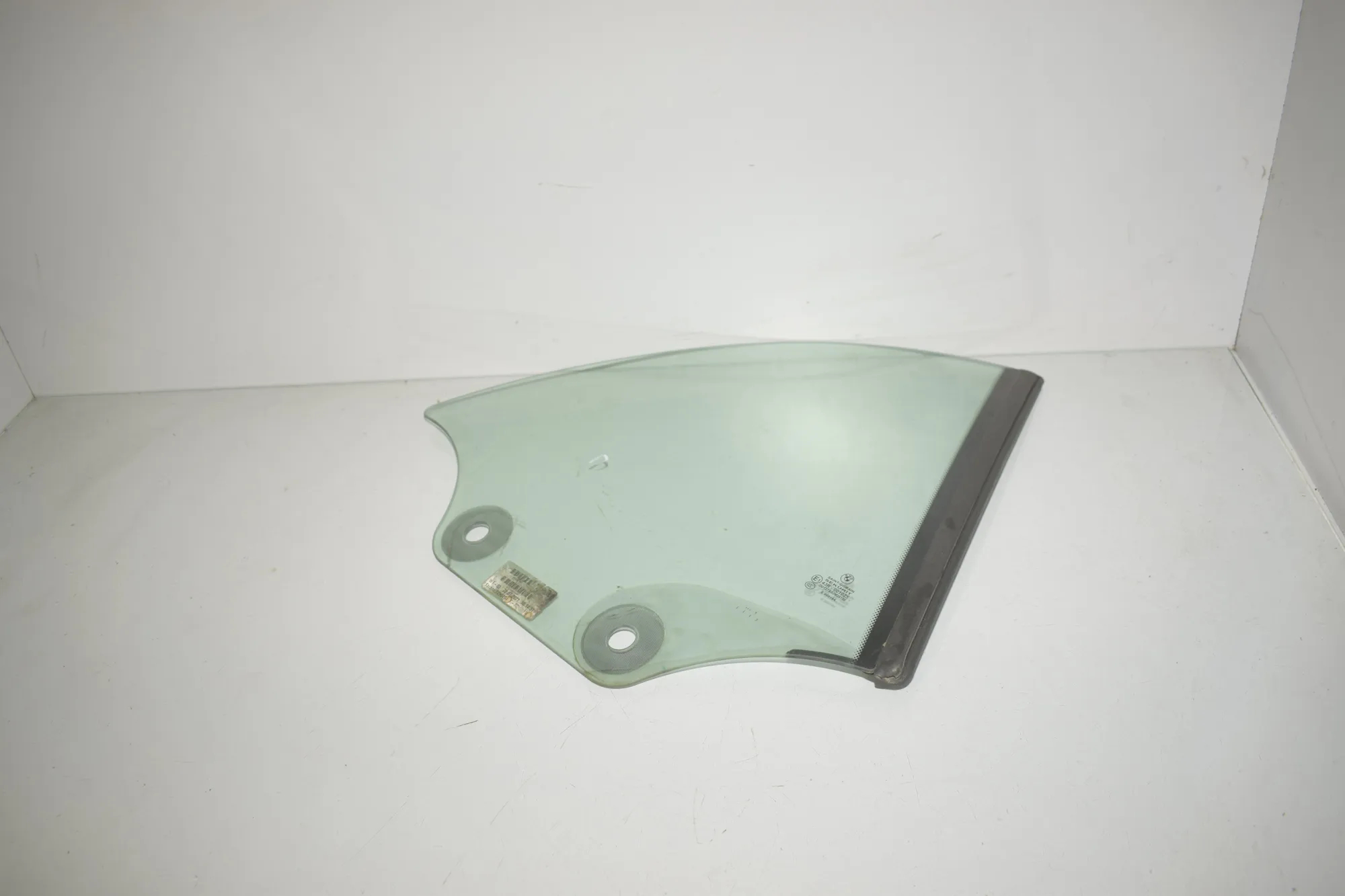 Rear Right Quarter Window – OEM 7290494 · BMW 2 Cabrio (F23) 220 i 2017 – 2