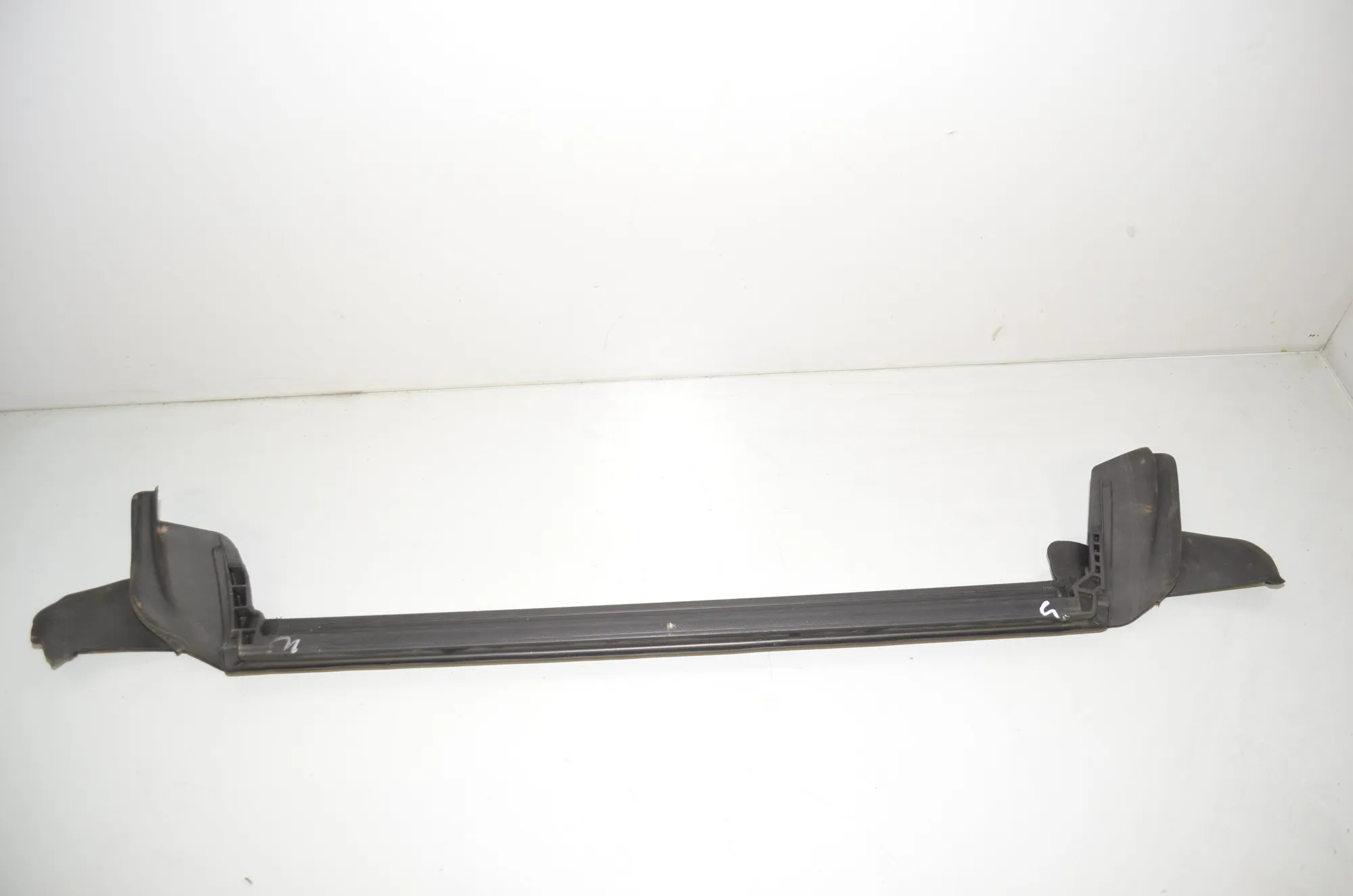 Front Left Door Seal Rubber – OEM 7482951 · BMW 4 Gran Coupe (G26) BMW 4 Gran Coupe (G26) 420 i 2022 – 2