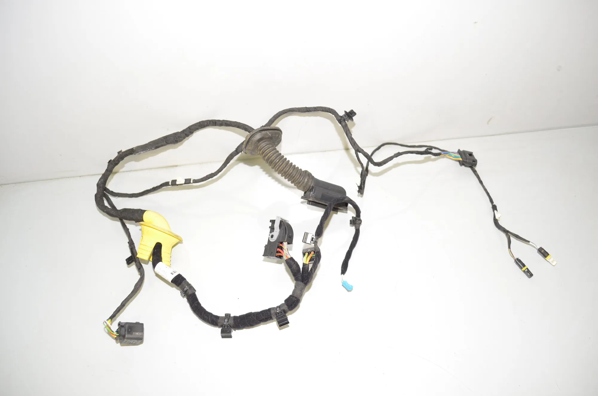 Rear Right Door Wiring – OEM 05AF3F5 · BMW 7 (G70) BMW 7 (G70) 750e xDrive 2023