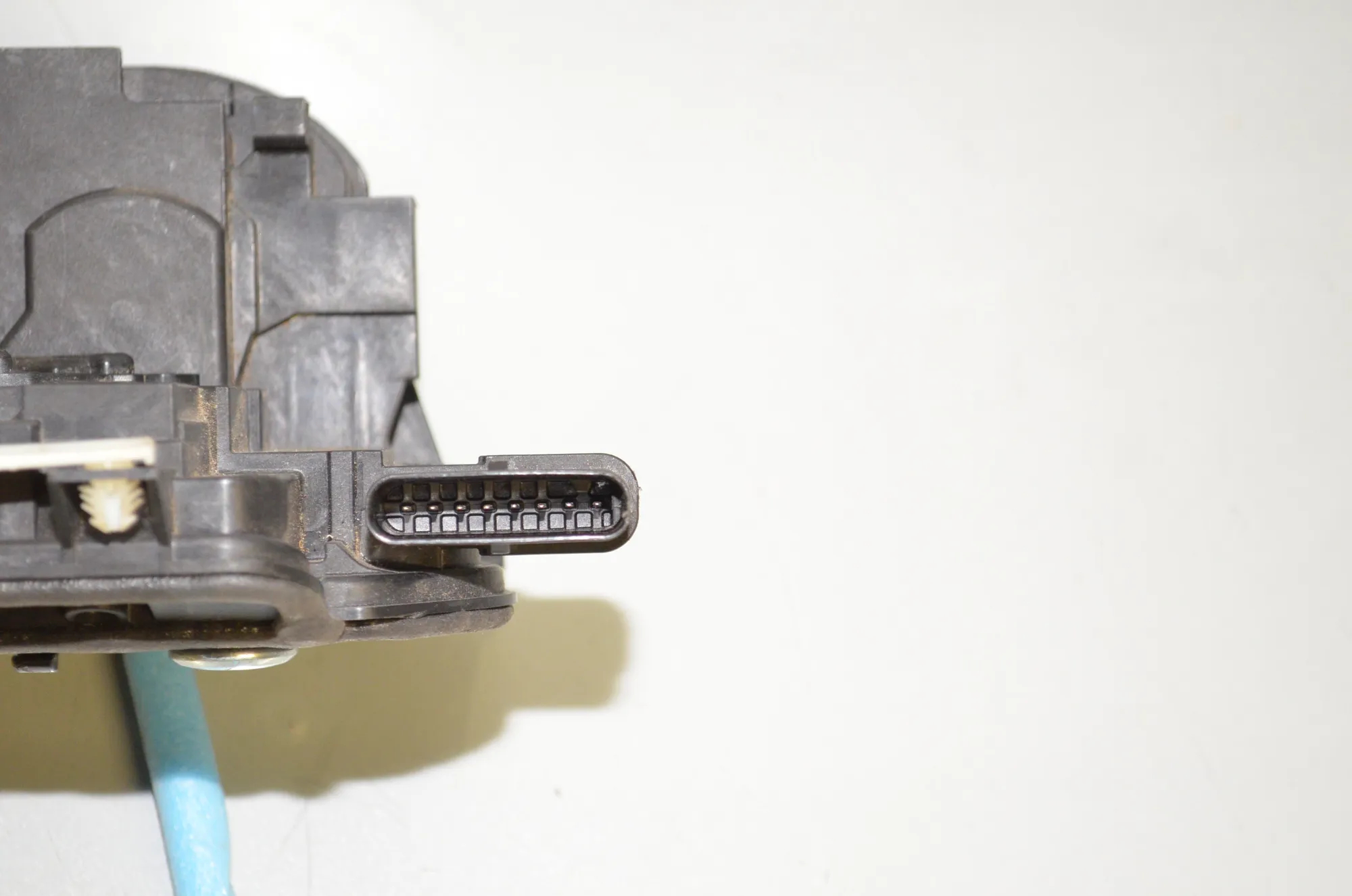 Rear Right Door Lock – OEM 7932204 · BMW 7 (G70) BMW 7 (G70) 750e xDrive 2023 – 4