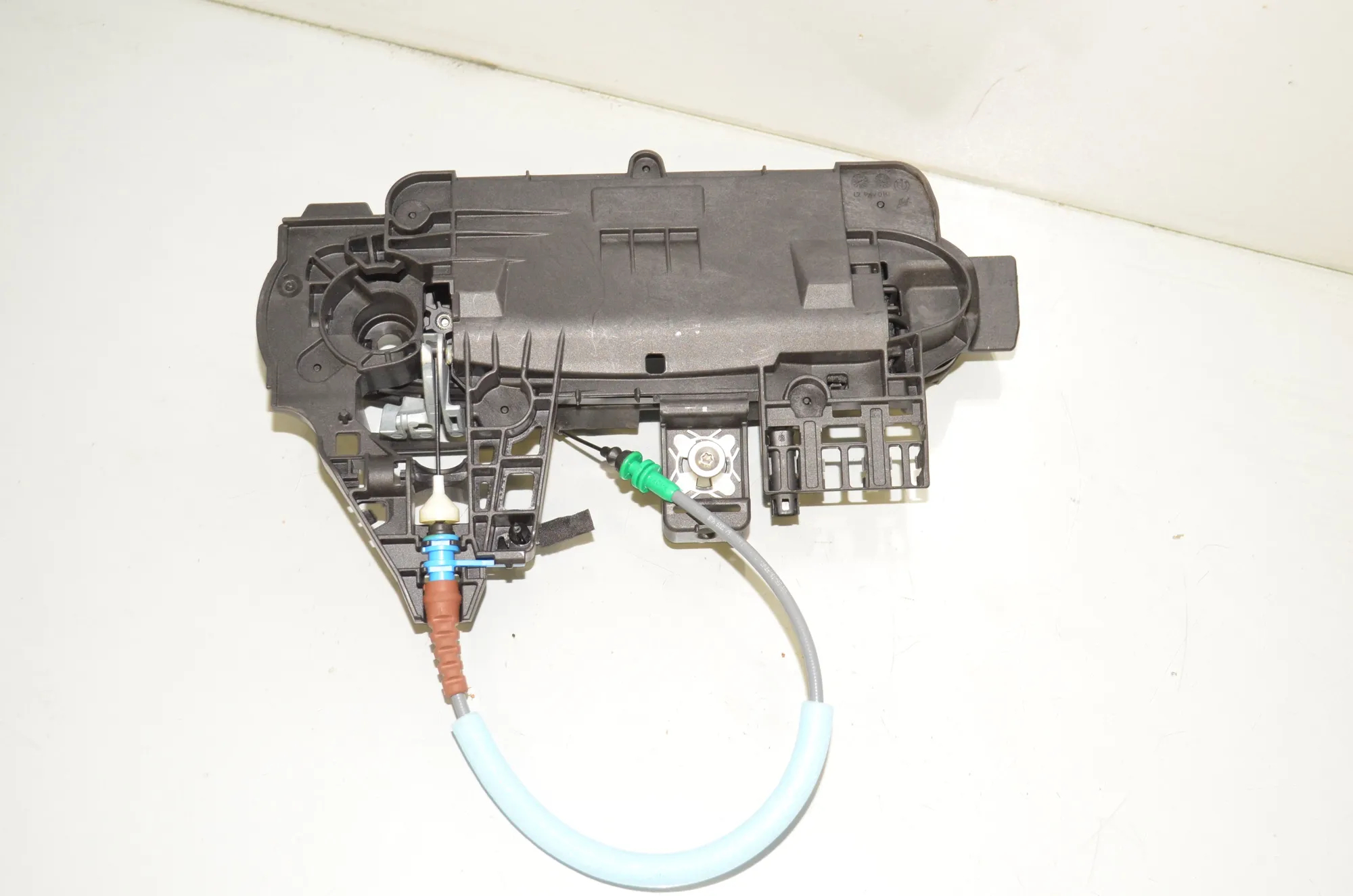 Front Left Door Interior Handle Frame – OEM 5A68F01 · BMW 4 Gran Coupe (G26) BMW 4 Gran Coupe (G26) 430 d Mild-Hybrid xDrive 2023 – 2
