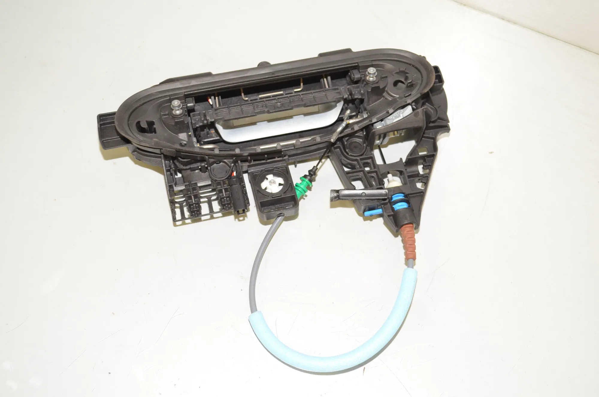 Front Left Door Interior Handle Frame – OEM 5A68F01 · BMW 4 Gran Coupe (G26) BMW 4 Gran Coupe (G26) 430 d Mild-Hybrid xDrive 2023 – 4