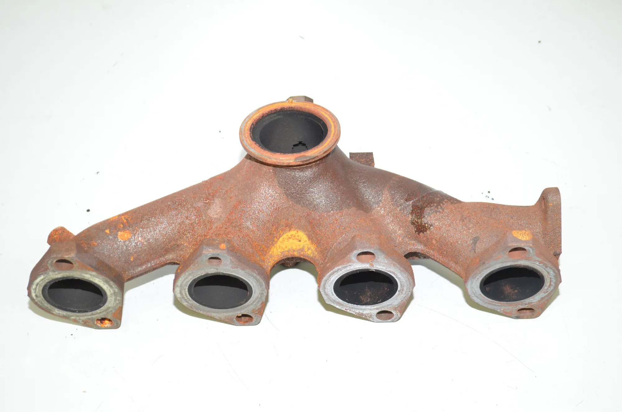 Exhaust Manifold – OEM 8519889 · BMW X1 (F48) xDrive 20 d 2016 – 4