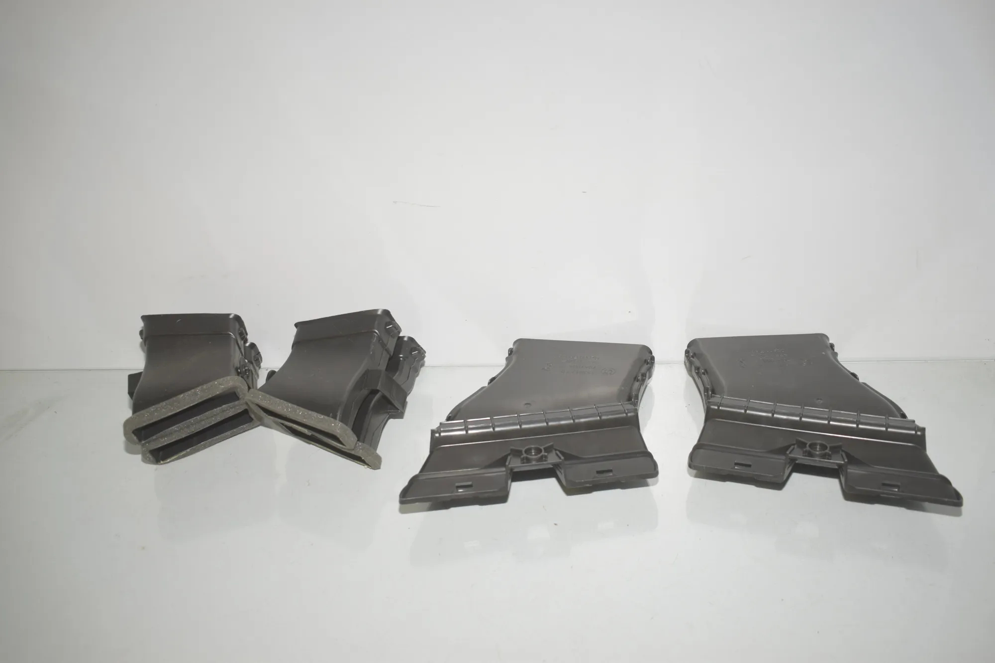 Air Intake Tube – OEM 7947984 · BMW iX (I20) BMW iX (I20) xDrive 40 2022 – 2
