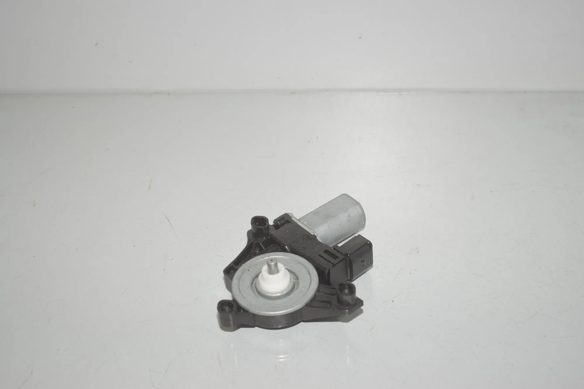 Rear Right Door Window Control Motor – OEM 5A09AF6 · BMW iX (I20) BMW iX (I20) xDrive 40 2022 – 3
