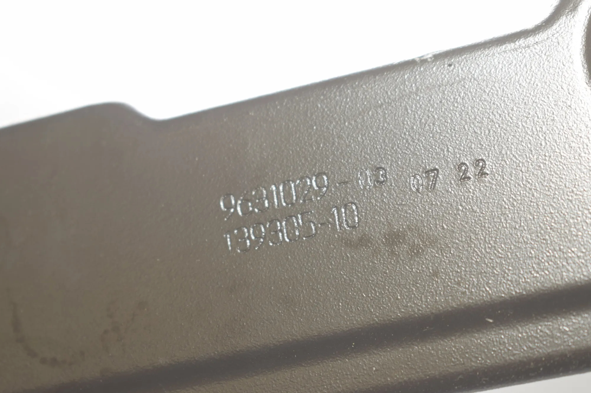 Bracket – OEM 9631029 · BMW iX (I20) BMW iX (I20) xDrive 40 2022 – 4