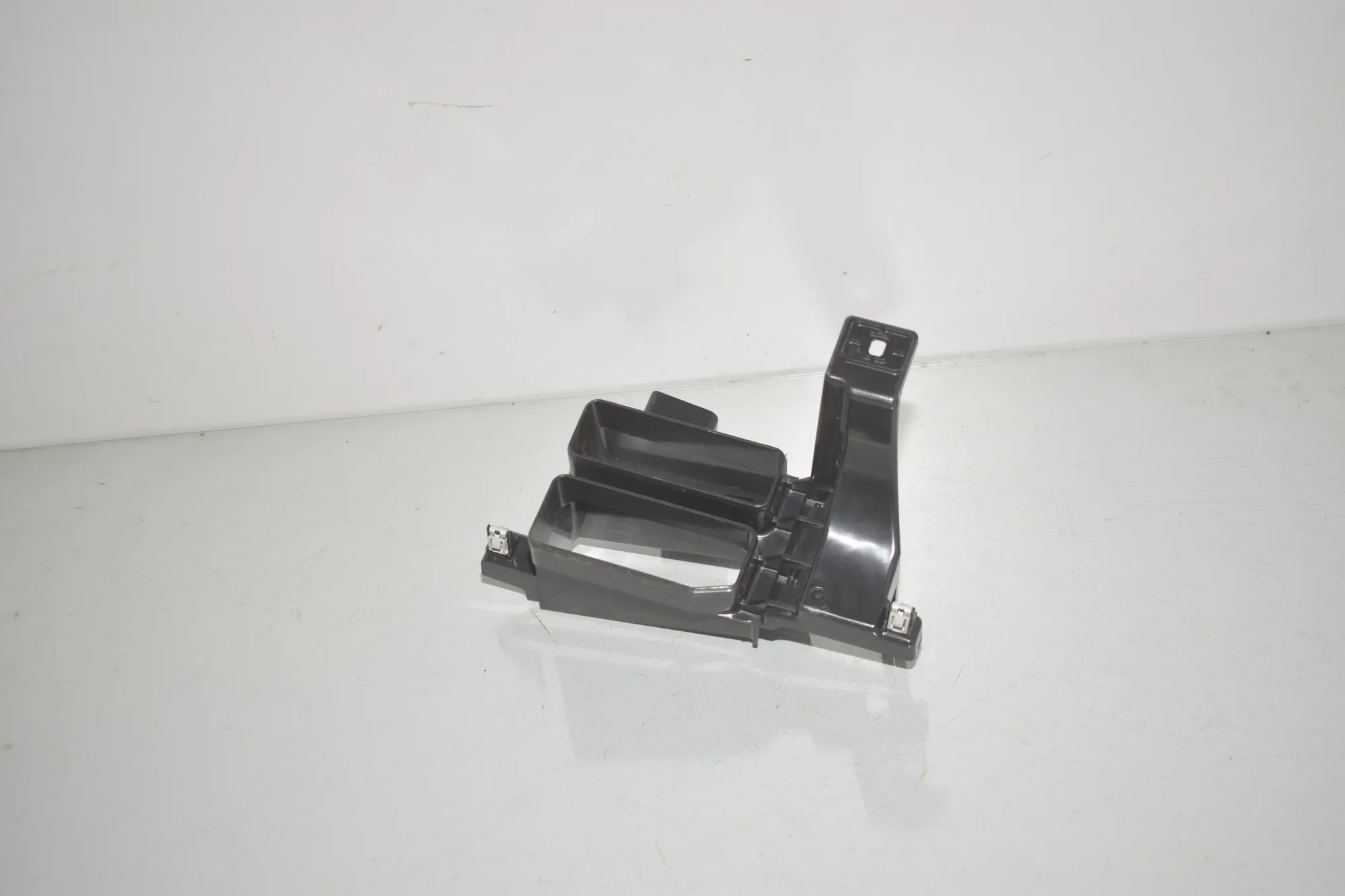 Bracket – OEM 9890654 · BMW iX (I20) BMW iX (I20) xDrive 40 2022 – 4