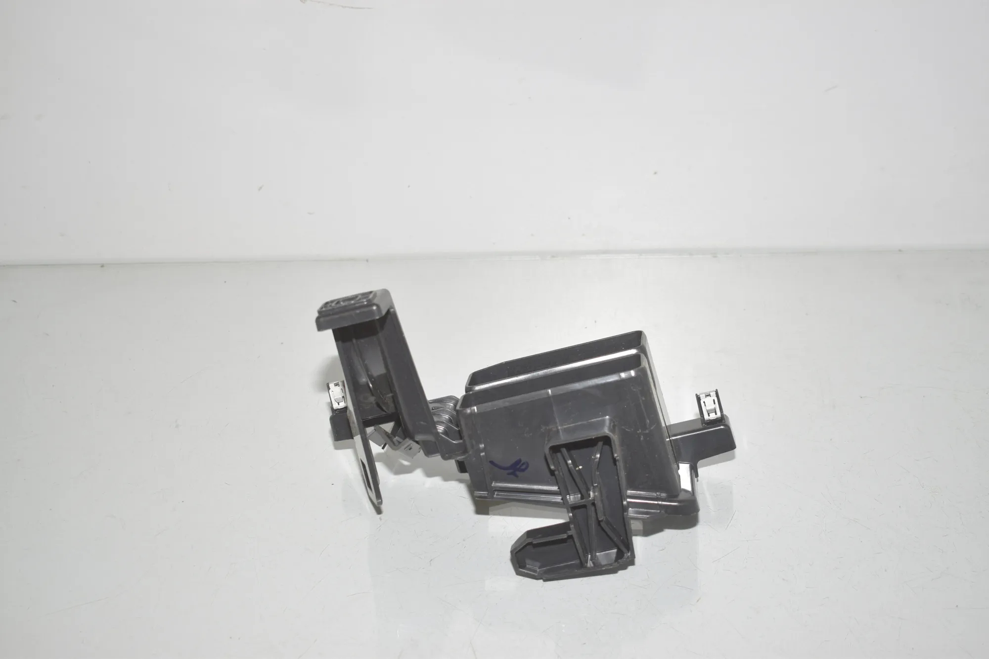 Bracket – OEM 9890654 · BMW iX (I20) BMW iX (I20) xDrive 40 2022 – 3