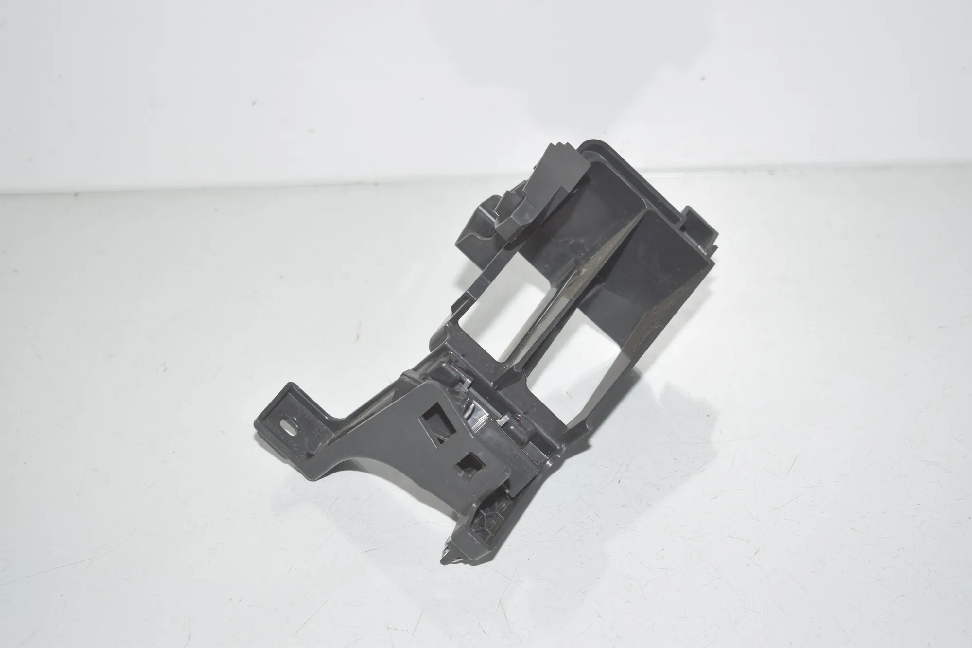 Bracket – OEM 9890654 · BMW iX (I20) BMW iX (I20) xDrive 40 2022 – 2