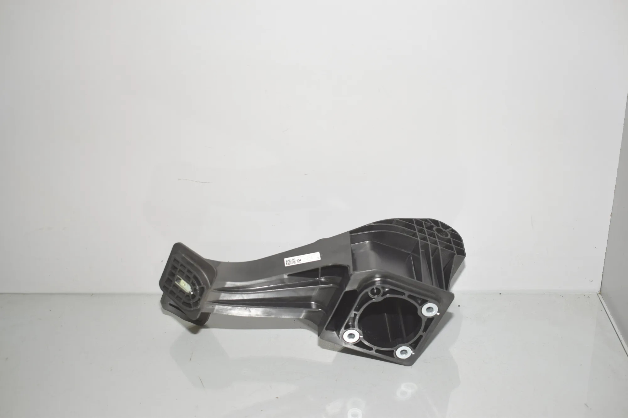 Brake Pedal – OEM 6893659 · BMW iX (I20) BMW iX (I20) xDrive 40 2022 – 3
