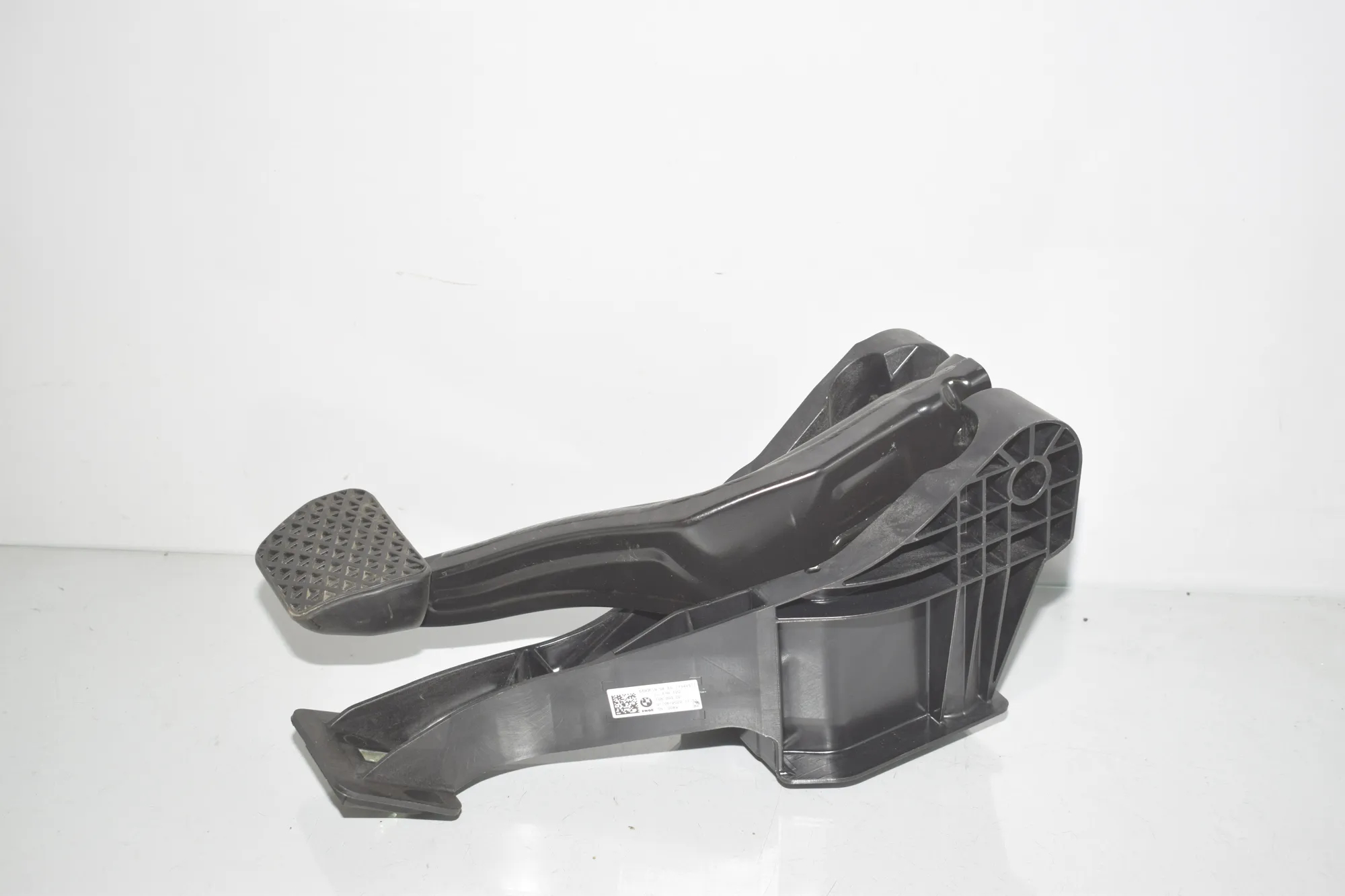 Brake Pedal – OEM 6893659 · BMW iX (I20) BMW iX (I20) xDrive 40 2022 – 2