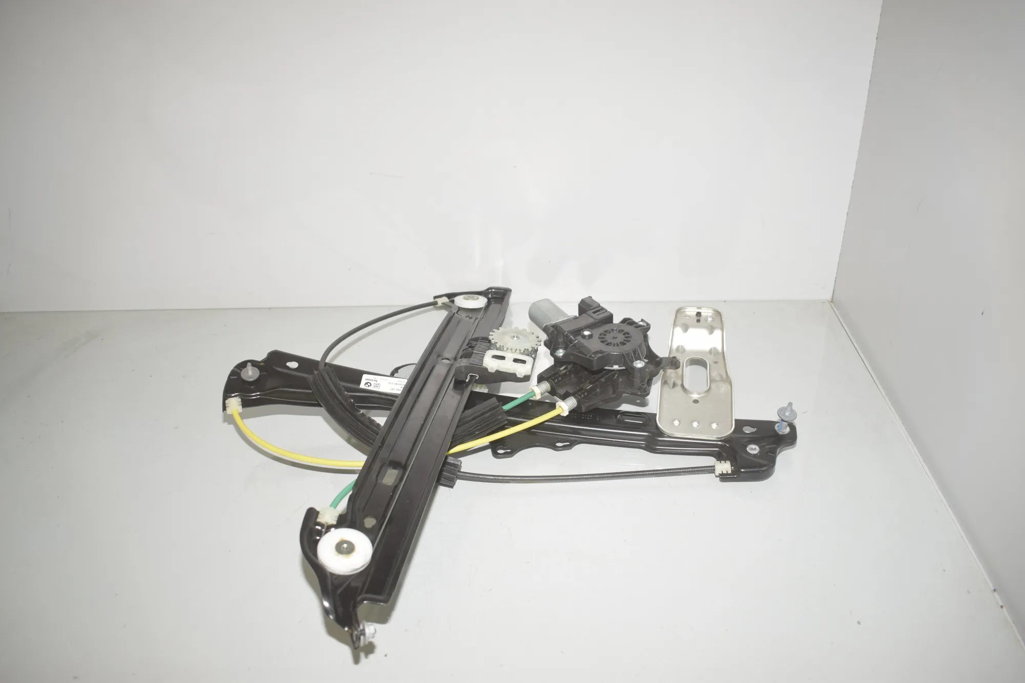 Front Right Door Window Regulator – OEM 7932187 · BMW iX (I20) BMW iX (I20) xDrive 40 2022 – 2