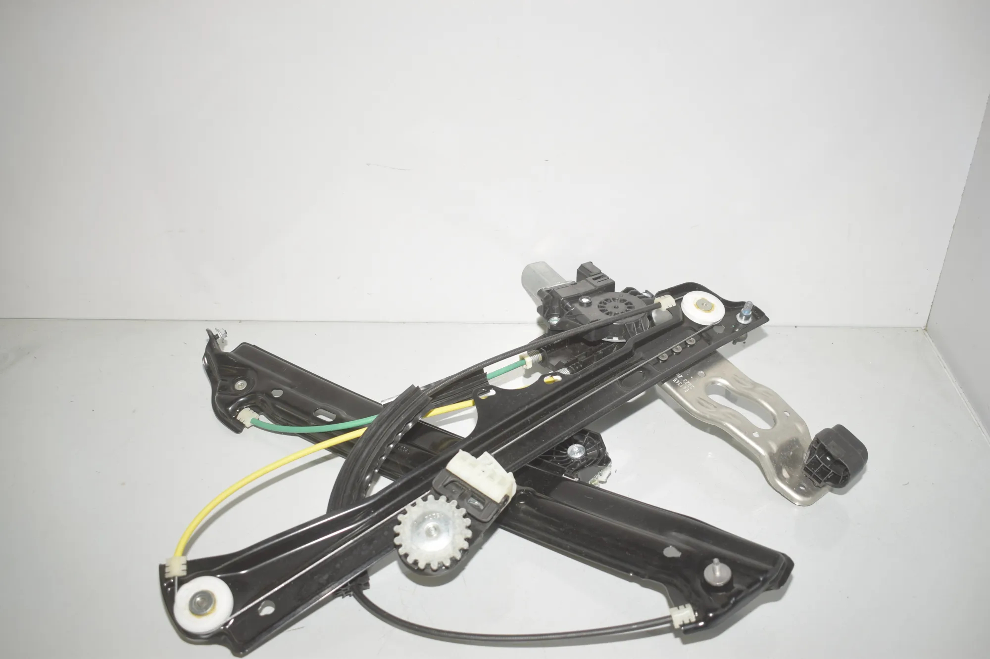 Front Right Door Window Regulator – OEM 7932187 · BMW iX (I20) BMW iX (I20) xDrive 40 2022