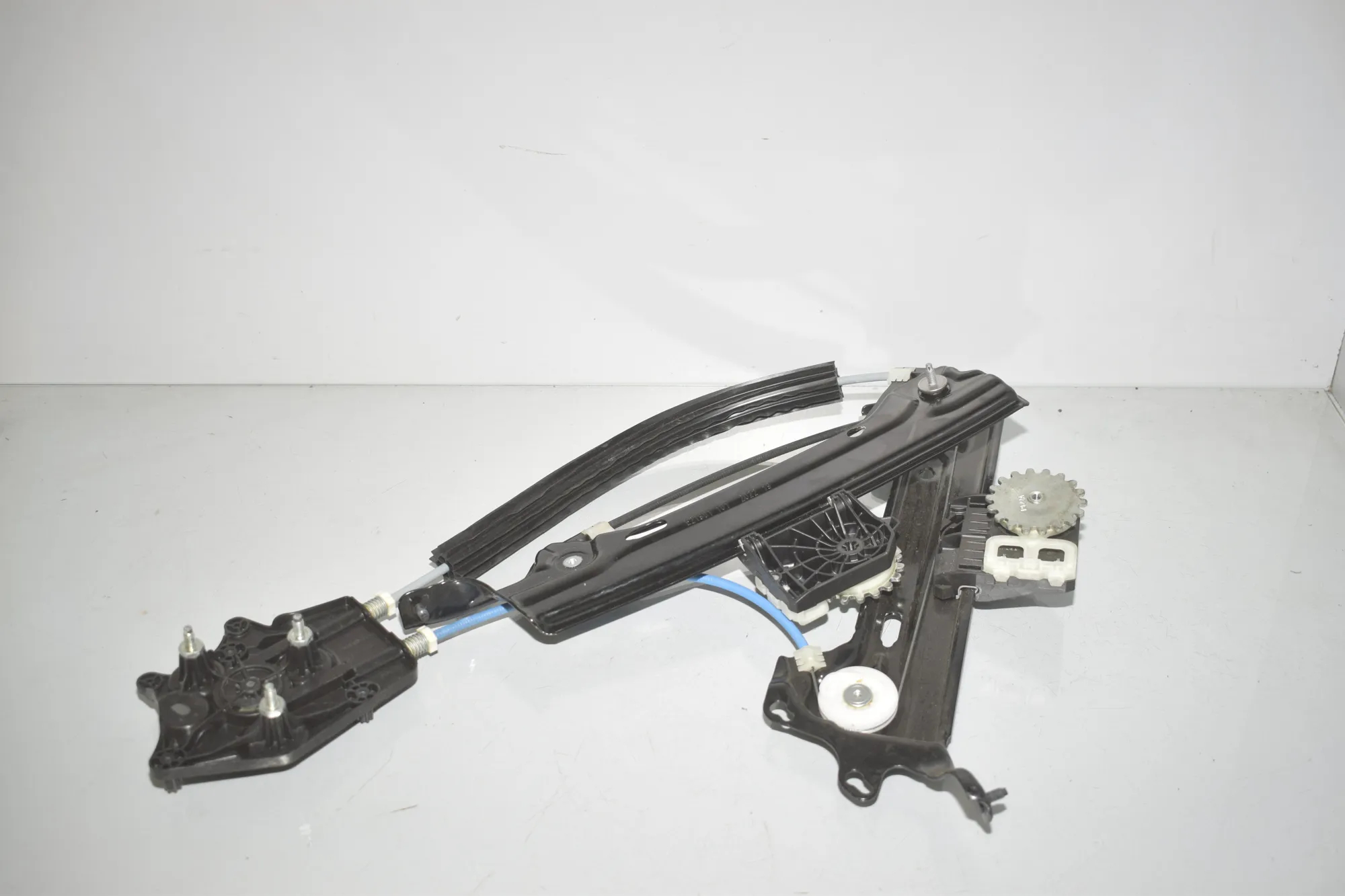 Rear Right Door Window Regulator – OEM 7932190 · BMW iX (I20) BMW iX (I20) xDrive 40 2022 – 4