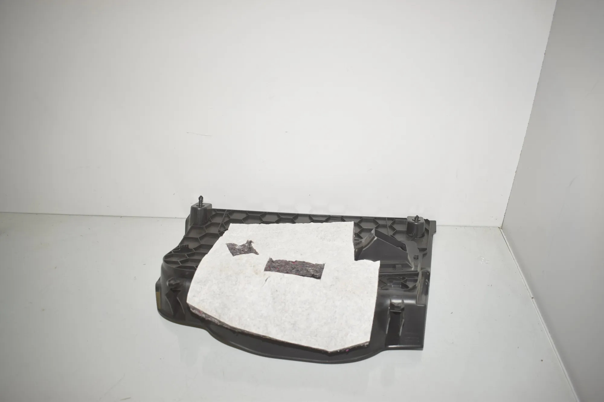 Dashboard Lower Trim – OEM 9490671 · BMW iX (I20) BMW iX (I20) xDrive 40 2022 – 3
