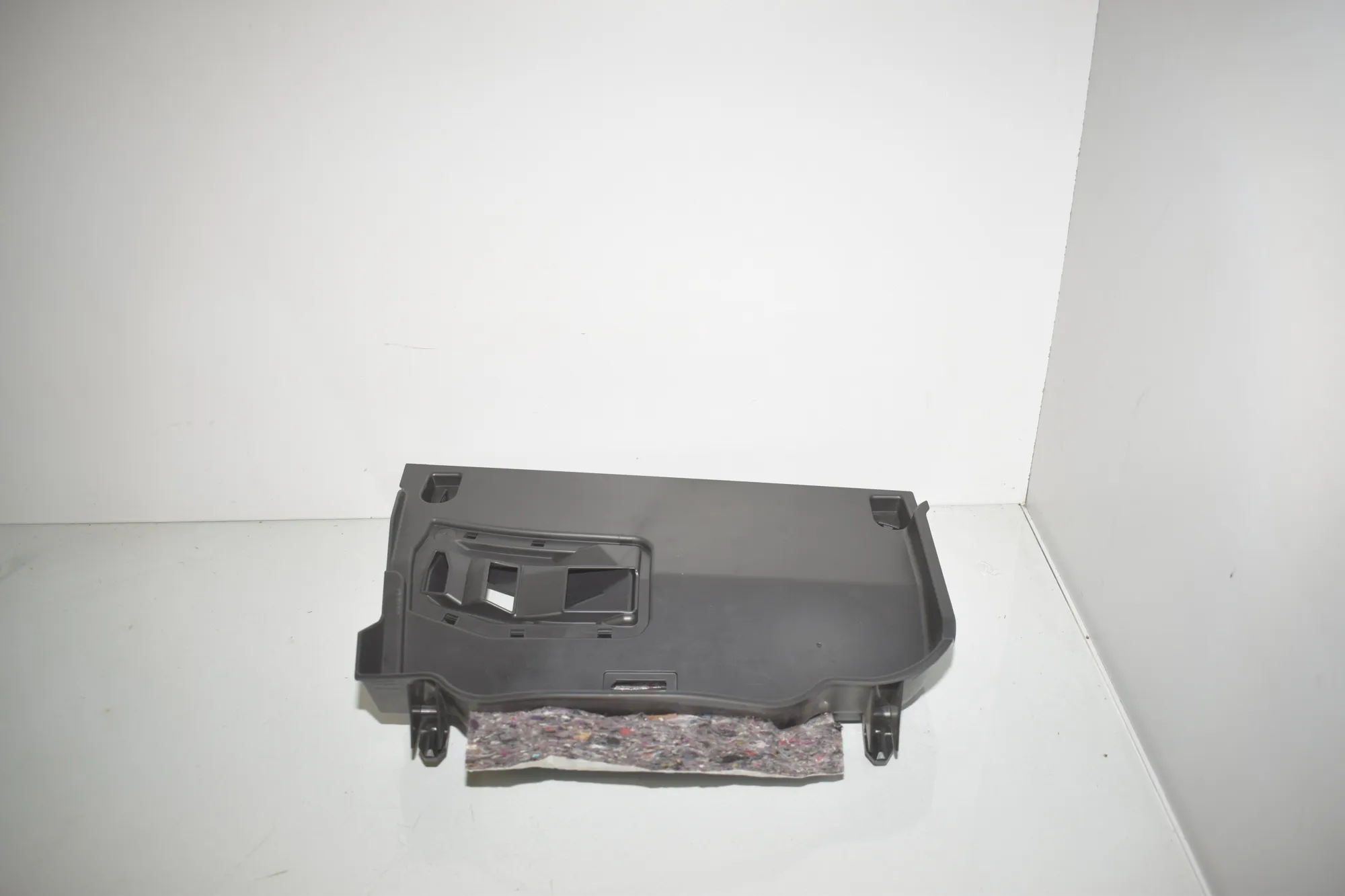 Dashboard Lower Trim – OEM 9490671 · BMW iX (I20) BMW iX (I20) xDrive 40 2022 – 4