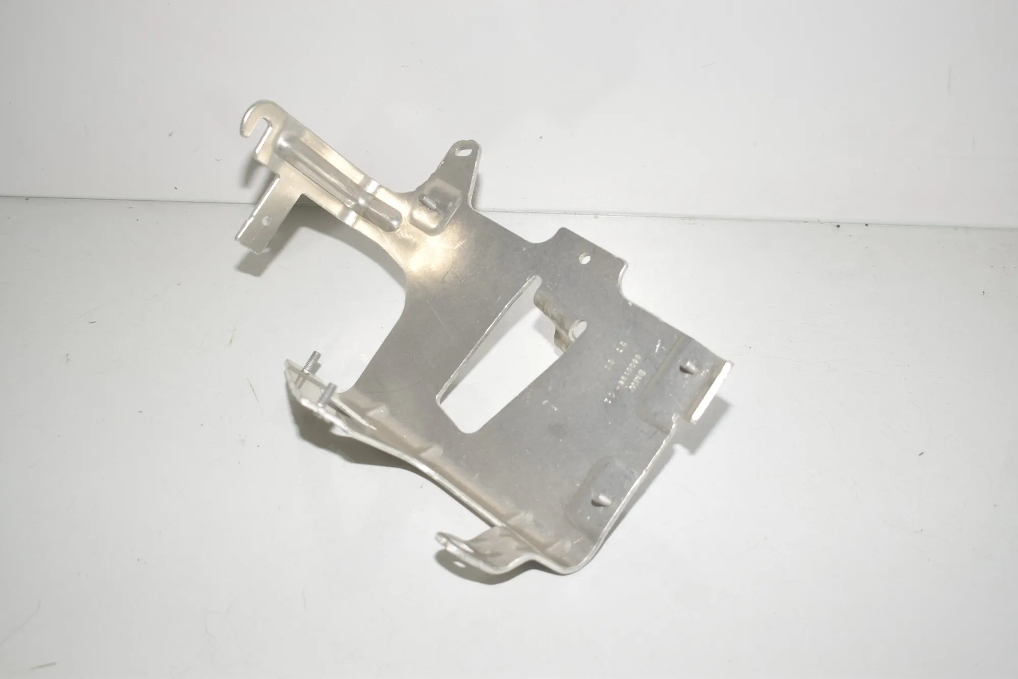 Bracket – OEM 9500195 · BMW iX (I20) BMW iX (I20) xDrive 40 2022