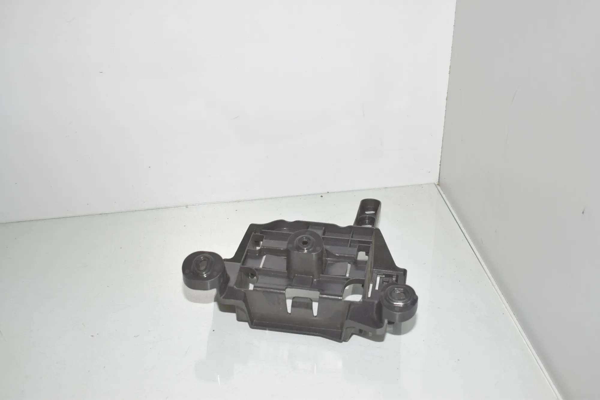 Bracket – OEM 9826665 · BMW iX (I20) BMW iX (I20) xDrive 40 2022 – 3