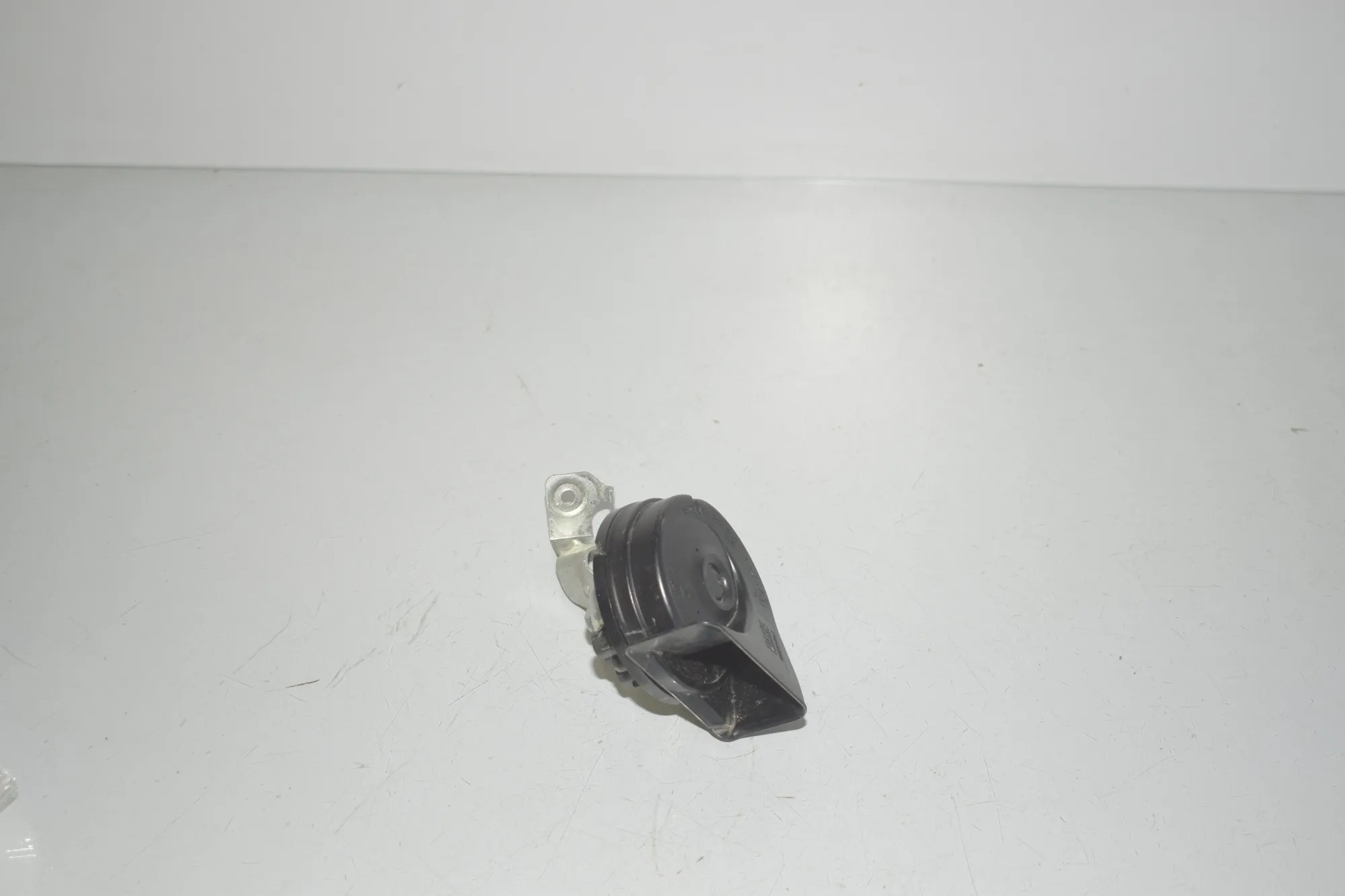 Horn Signal – OEM 7932350 · BMW iX (I20) BMW iX (I20) xDrive 40 2022 – 6