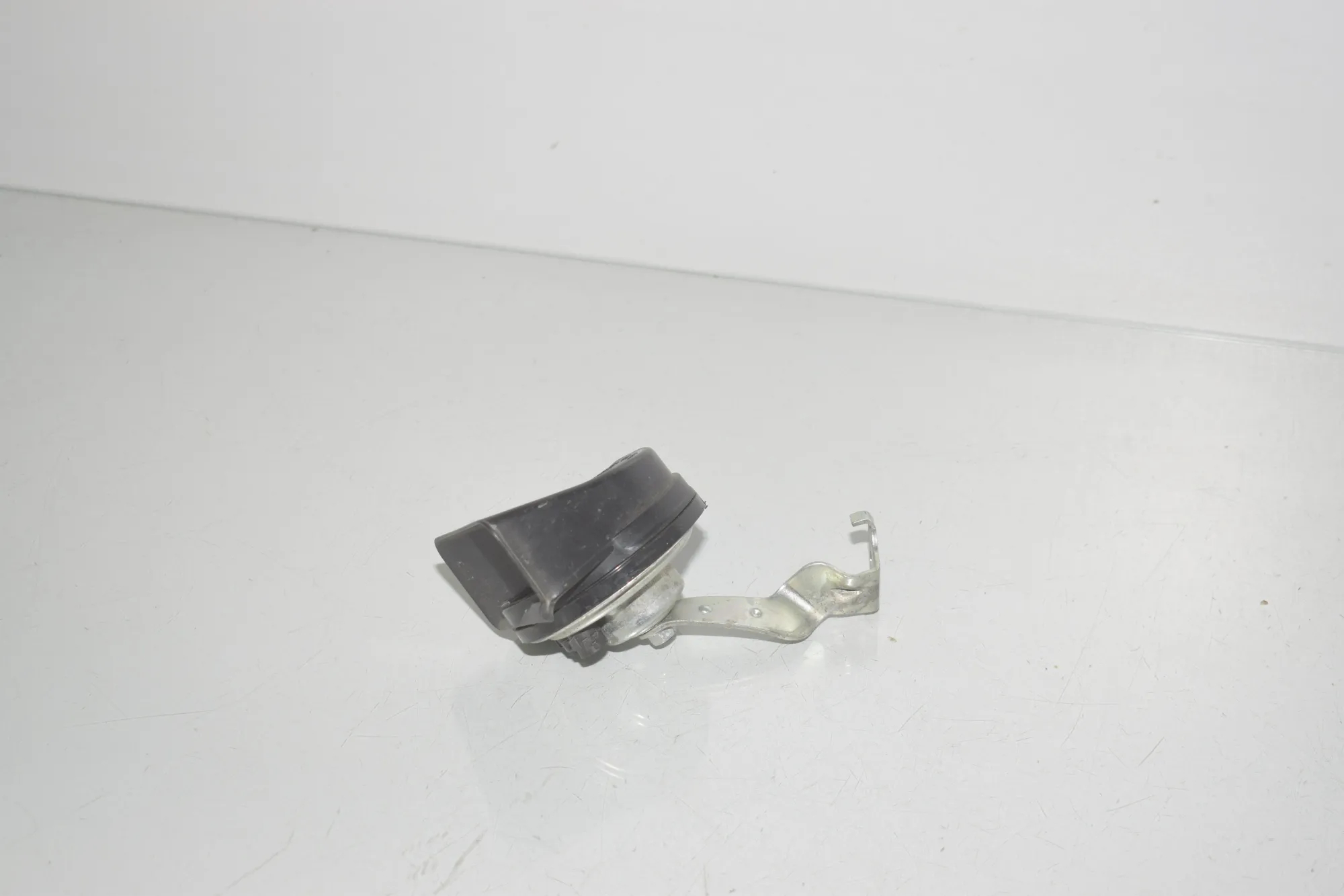 Horn Signal – OEM 7932350 · BMW iX (I20) BMW iX (I20) xDrive 40 2022 – 4
