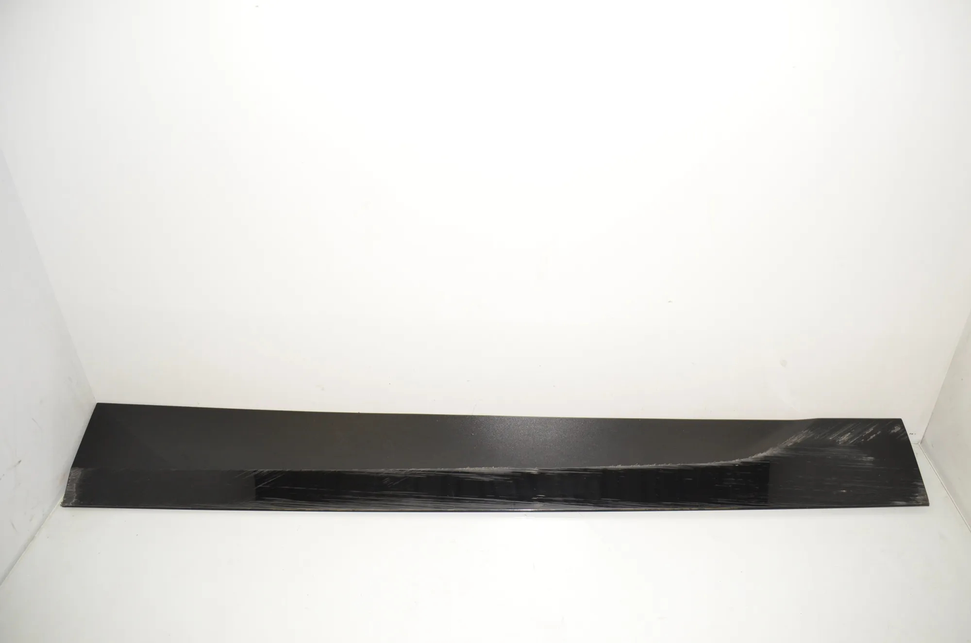 Front Left Door Lower Molding – OEM 8497327 · BMW iX (I20) BMW iX (I20) xDrive 40 2022