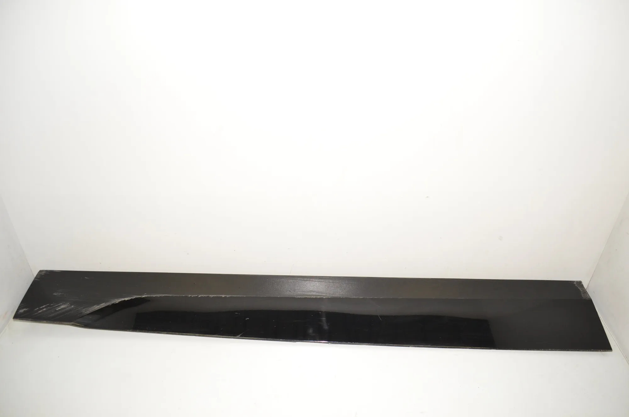 Front Left Door Lower Molding – OEM 8497327 · BMW iX (I20) BMW iX (I20) xDrive 40 2022 – 2