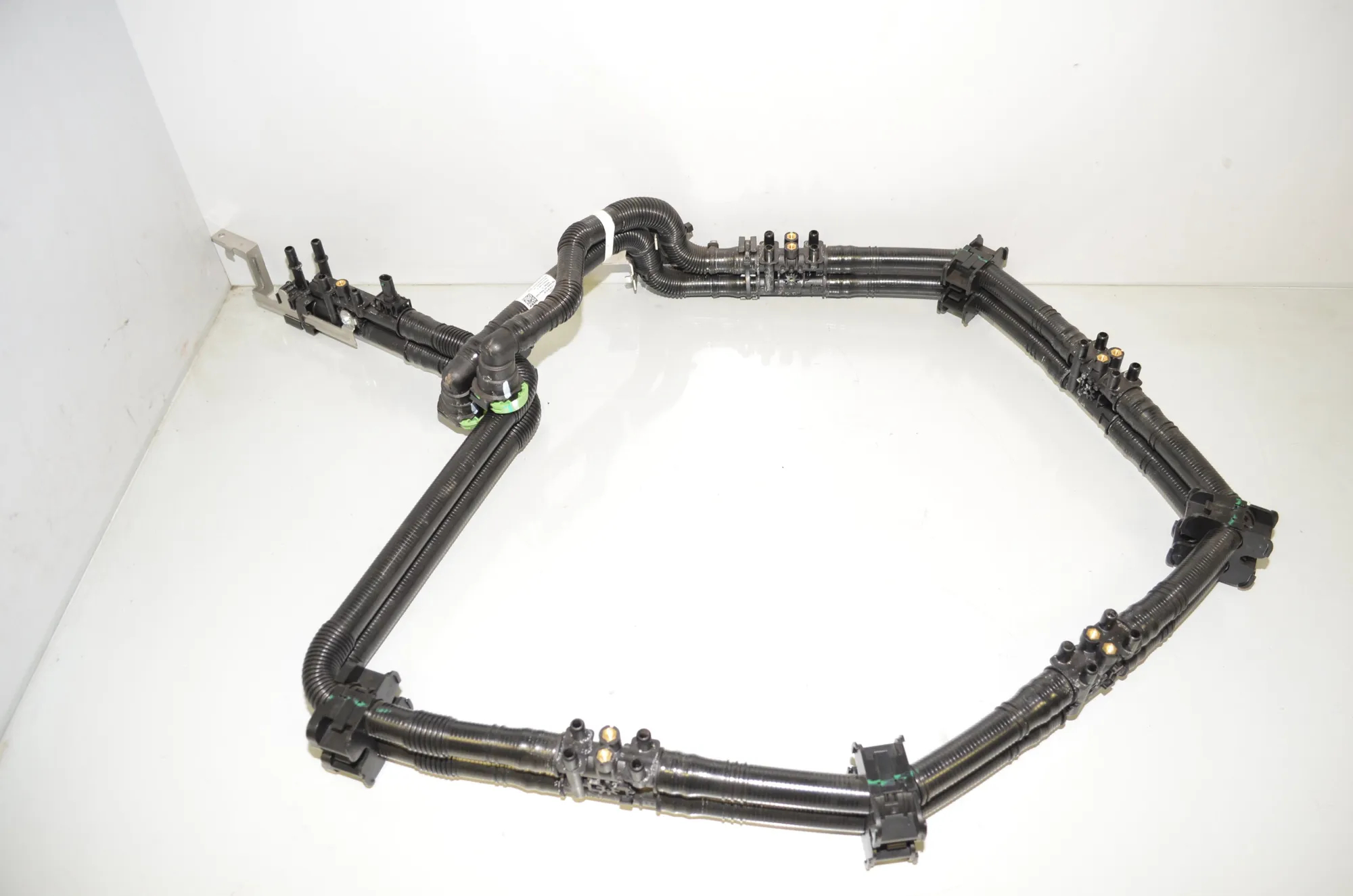 Other tubes – OEM 9424390 · BMW iX (I20) BMW iX (I20) xDrive 40 2022 – 2