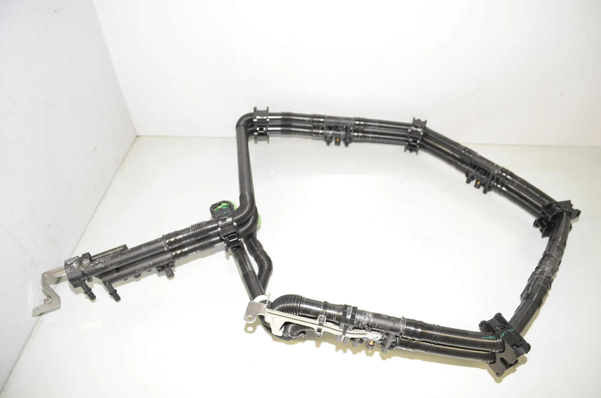 Other tubes – OEM 9424390 · BMW iX (I20) BMW iX (I20) xDrive 40 2022 – 3