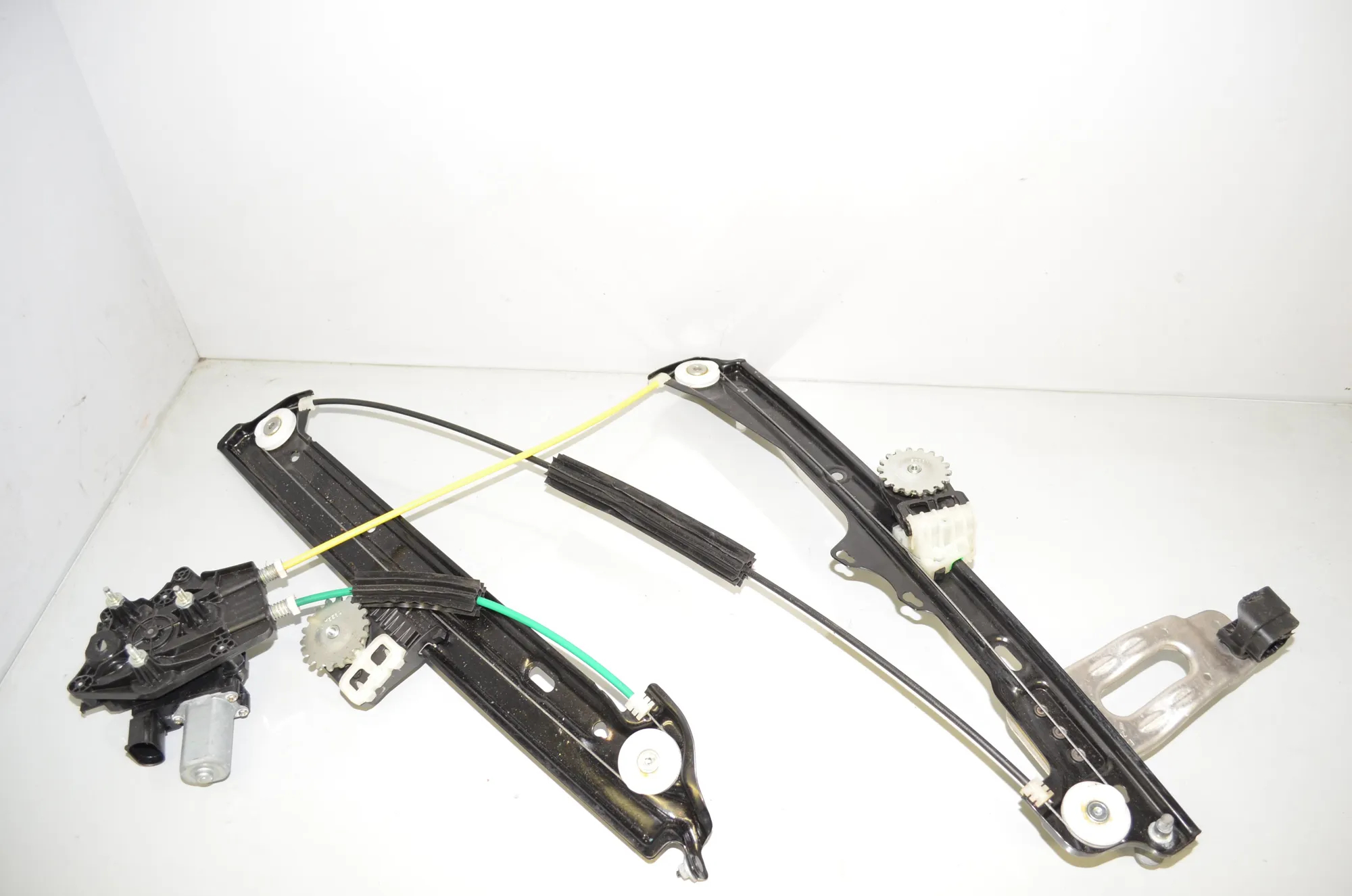 Front Right Door Window Regulator – OEM 7932188 · BMW iX (I20) BMW iX (I20) xDrive 40 2022 – 2