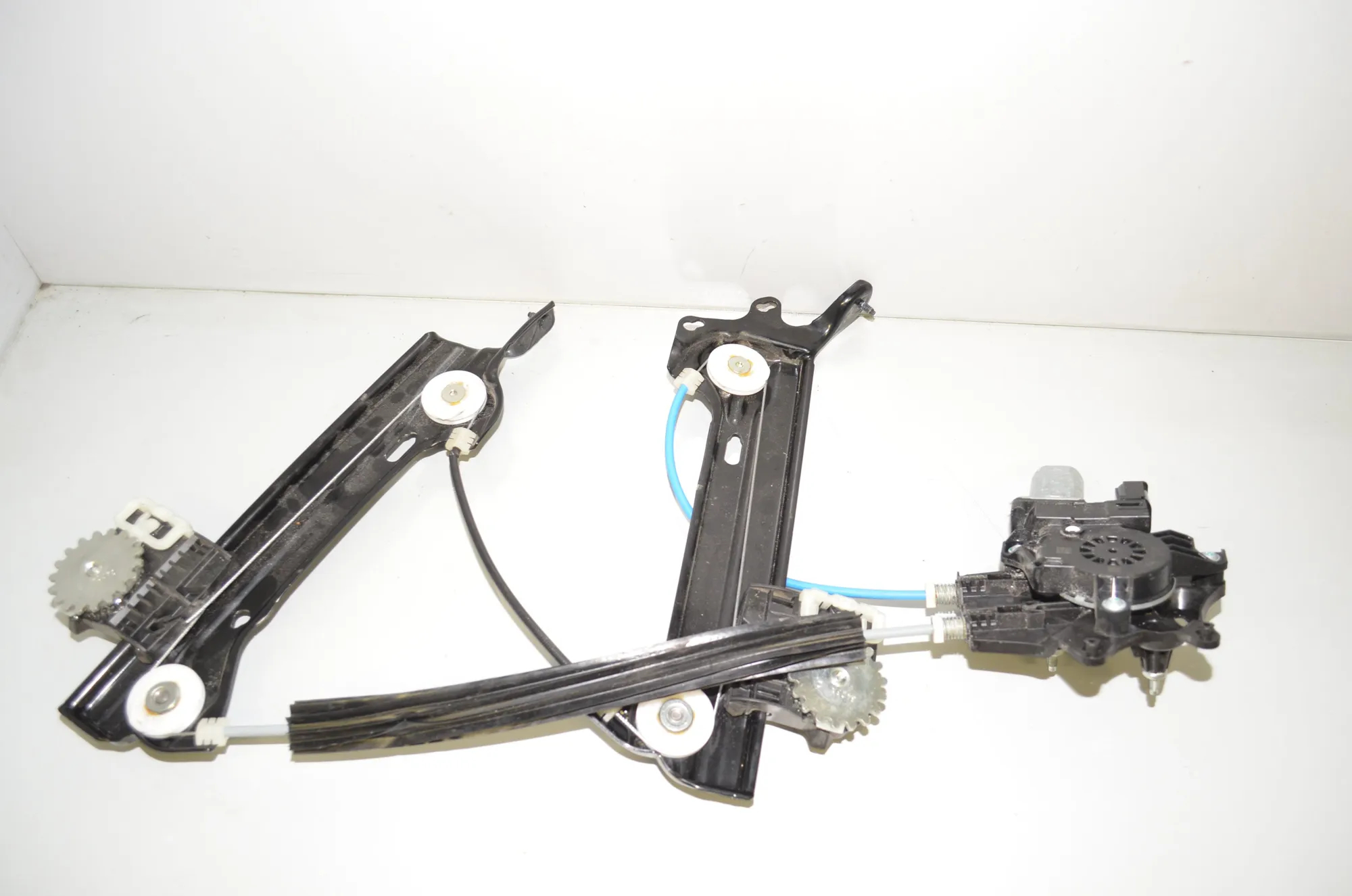 Rear Left Door Window Regulator – OEM 7932189 · BMW iX (I20) BMW iX (I20) xDrive 40 2022 – 4