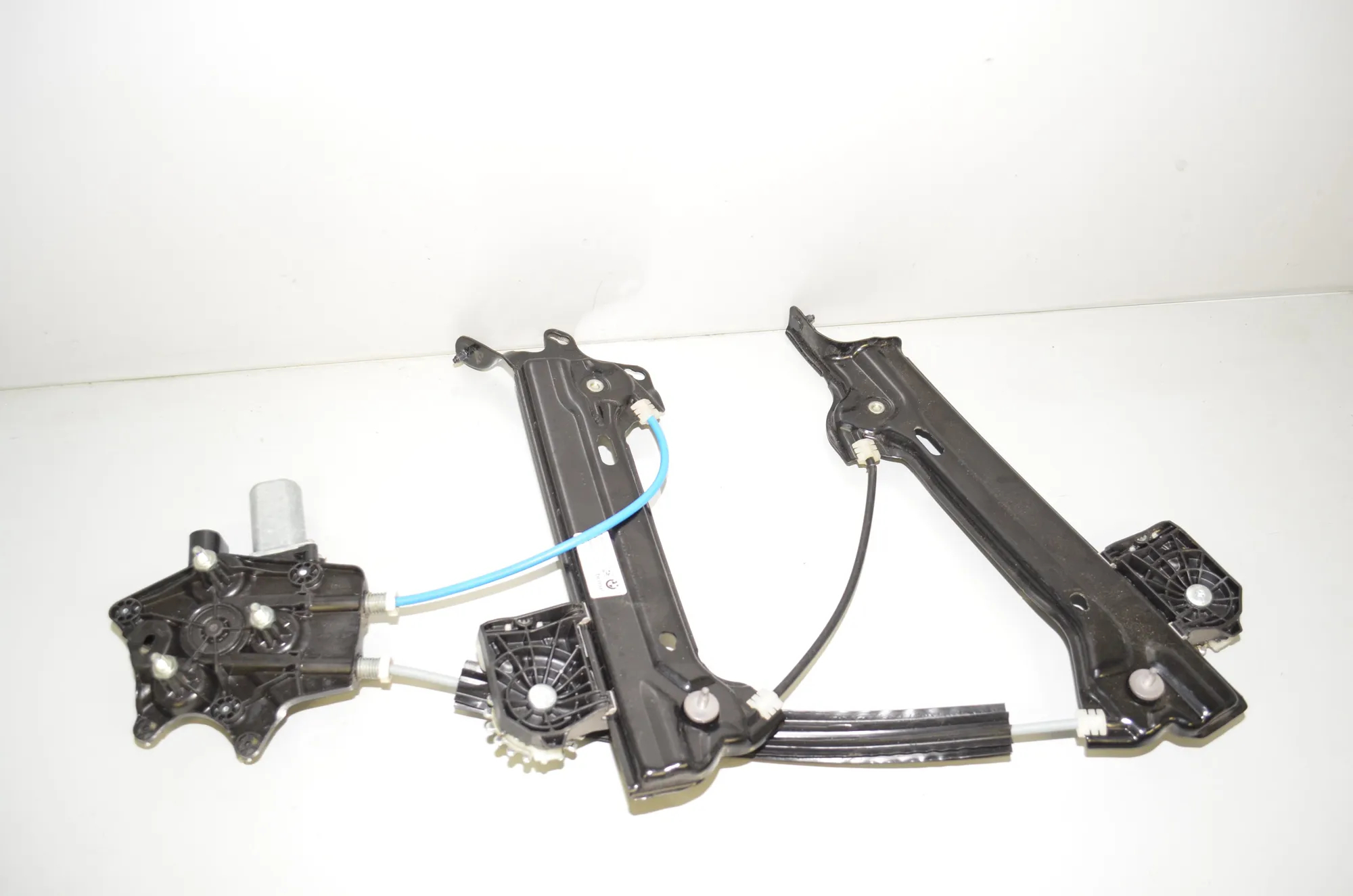 Rear Left Door Window Regulator – OEM 7932189 · BMW iX (I20) BMW iX (I20) xDrive 40 2022 – 2