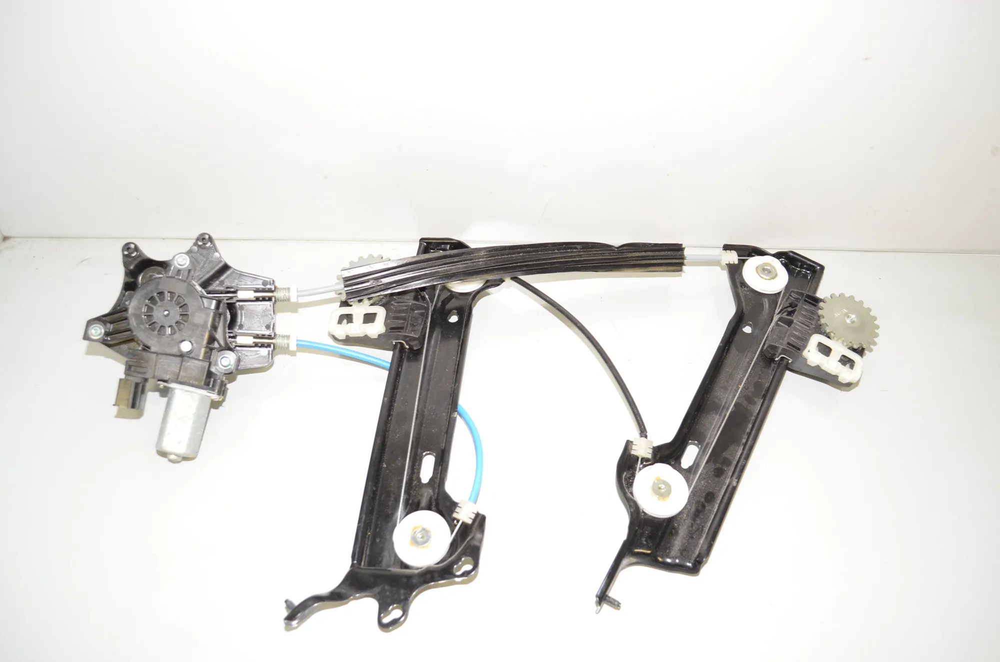 Rear Left Door Window Regulator – OEM 7932189 · BMW iX (I20) BMW iX (I20) xDrive 40 2022 – 3