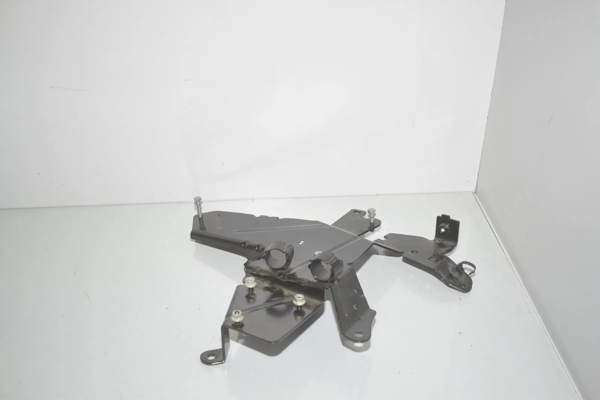 Bracket – OEM 9871215 · BMW iX (I20) BMW iX (I20) xDrive 40 2022 – 2