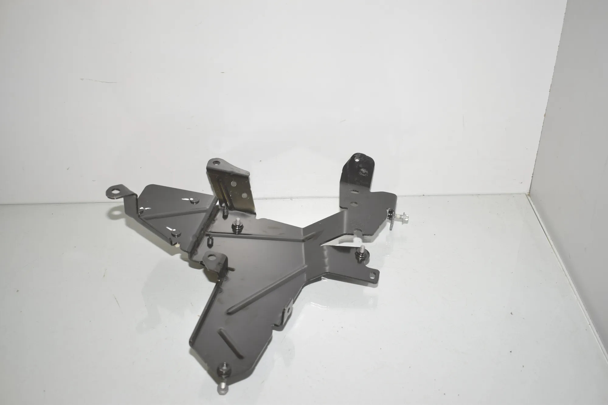 Bracket – OEM 9871215 · BMW iX (I20) BMW iX (I20) xDrive 40 2022