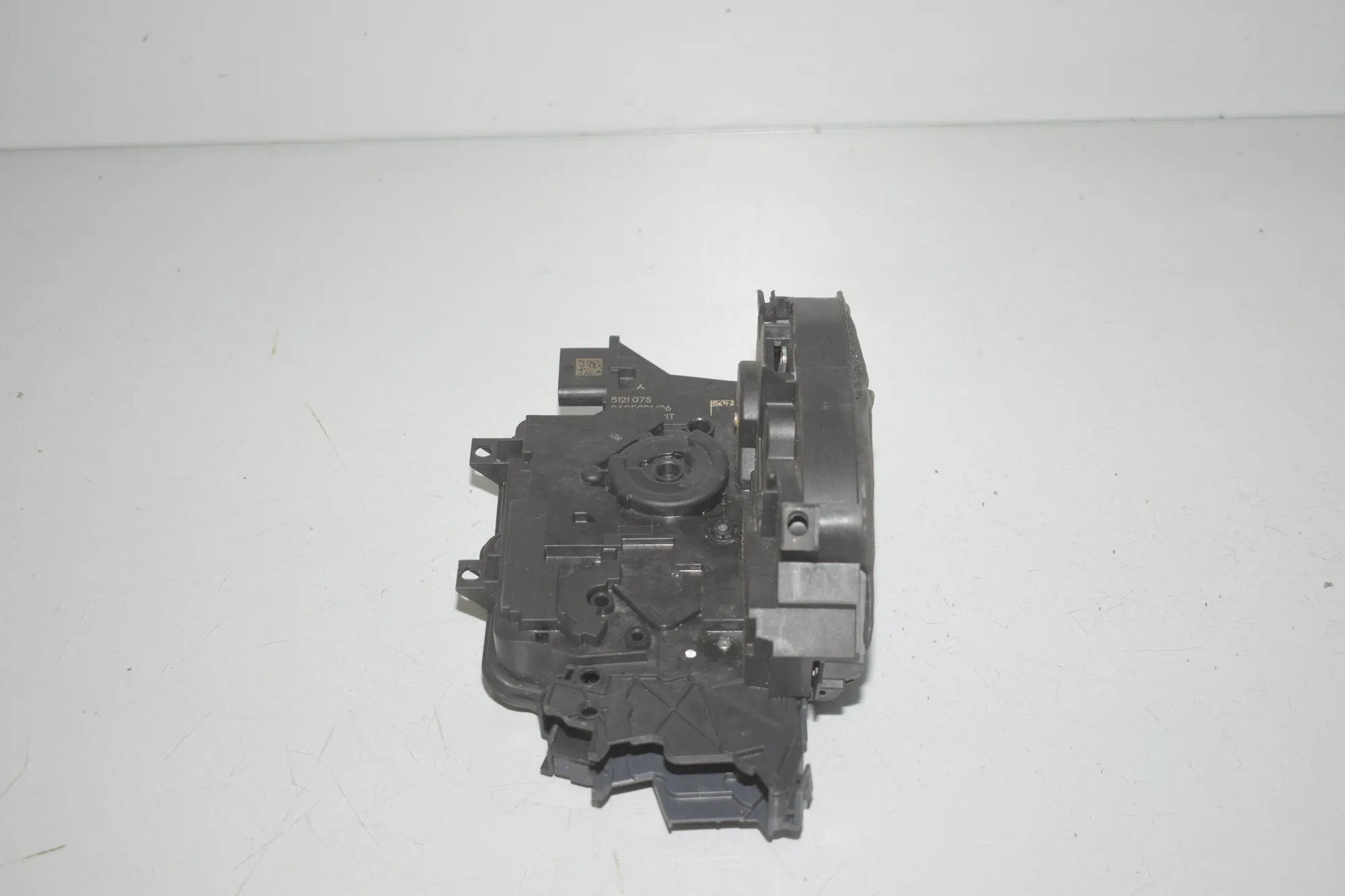 Front Left Door Lock – OEM 5A258D1 · BMW iX (I20) BMW iX (I20) xDrive 40 2022 – 2