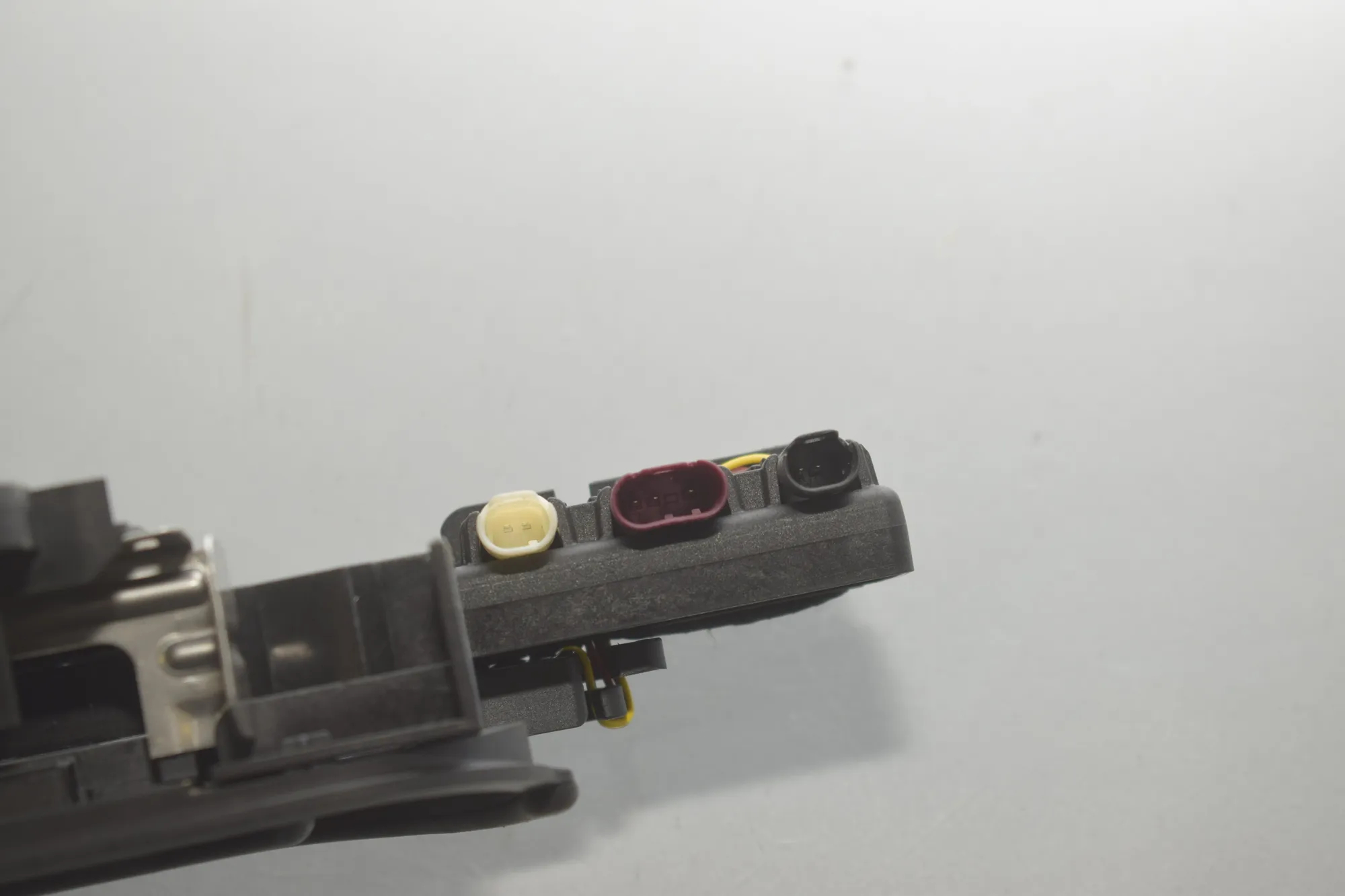 Front Left Door Interior Handle Frame – OEM 5A50AC1 · BMW iX (I20) BMW iX (I20) xDrive 40 2022 – 5