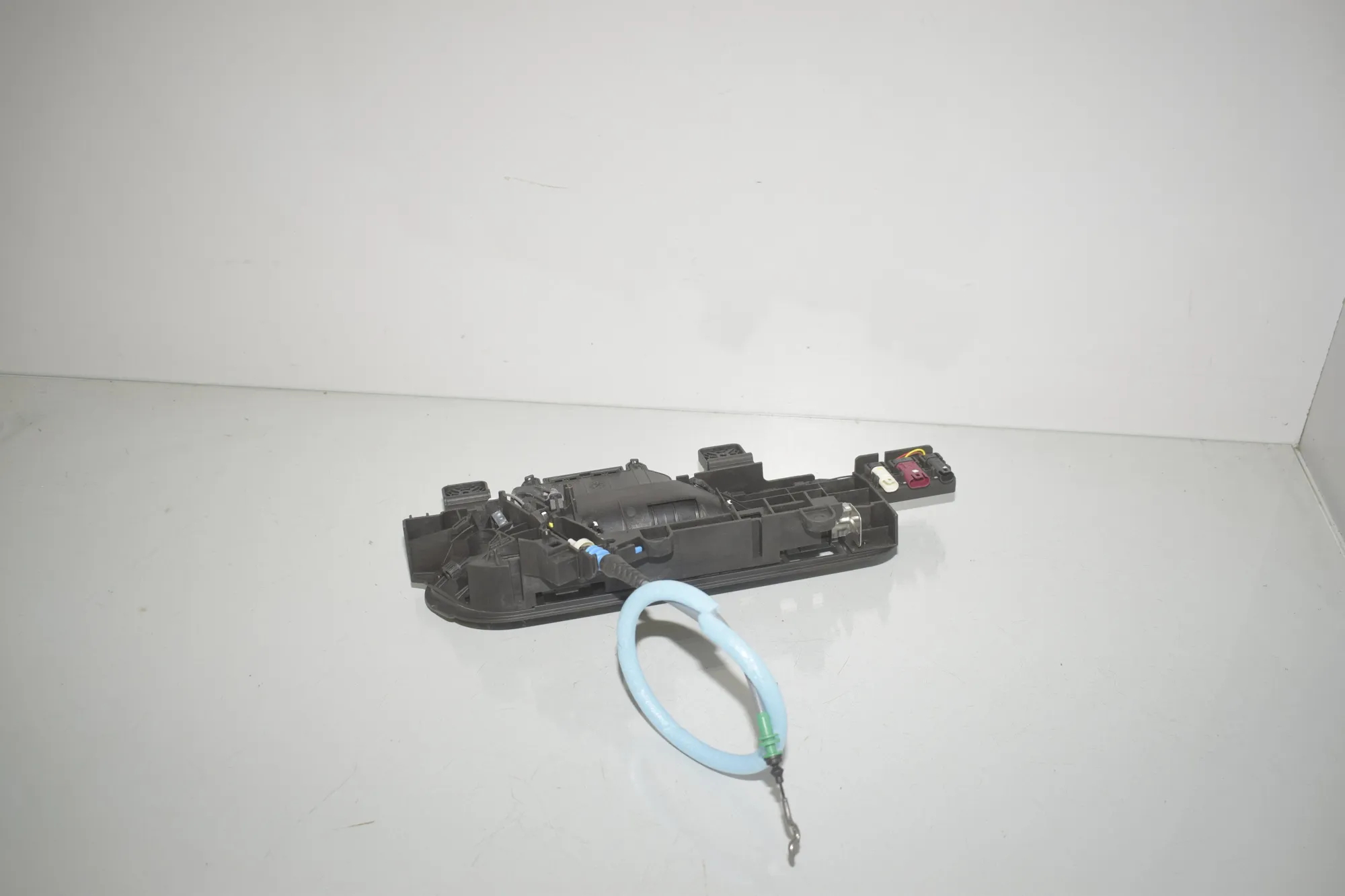 Front Left Door Interior Handle Frame – OEM 5A50AC1 · BMW iX (I20) BMW iX (I20) xDrive 40 2022 – 3