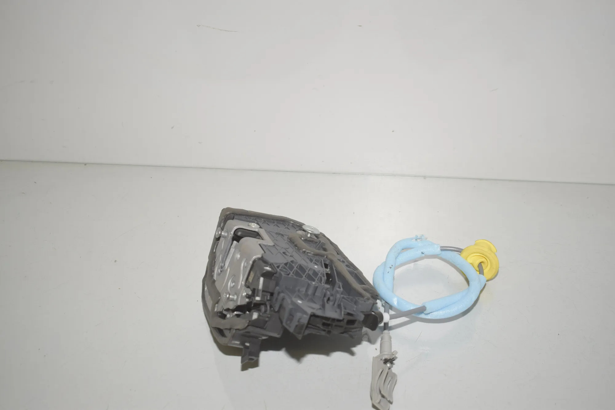 Rear Left Door Lock – OEM 5A258C7 · BMW iX (I20) BMW iX (I20) xDrive 40 2022 – 3