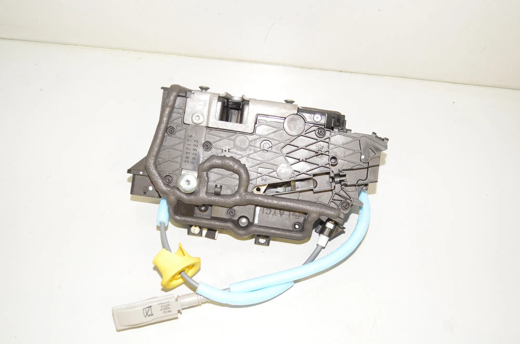 Front Right Door Lock – OEM 7932208 · BMW iX (I20) BMW iX (I20) xDrive 40 2022 – 2